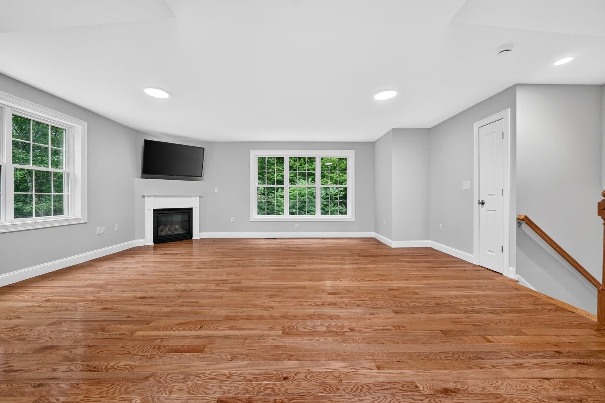 Single Family Residence at 12 Cowdry Hill Rd, Westford MA 01886, Westford, photo 4 of 39