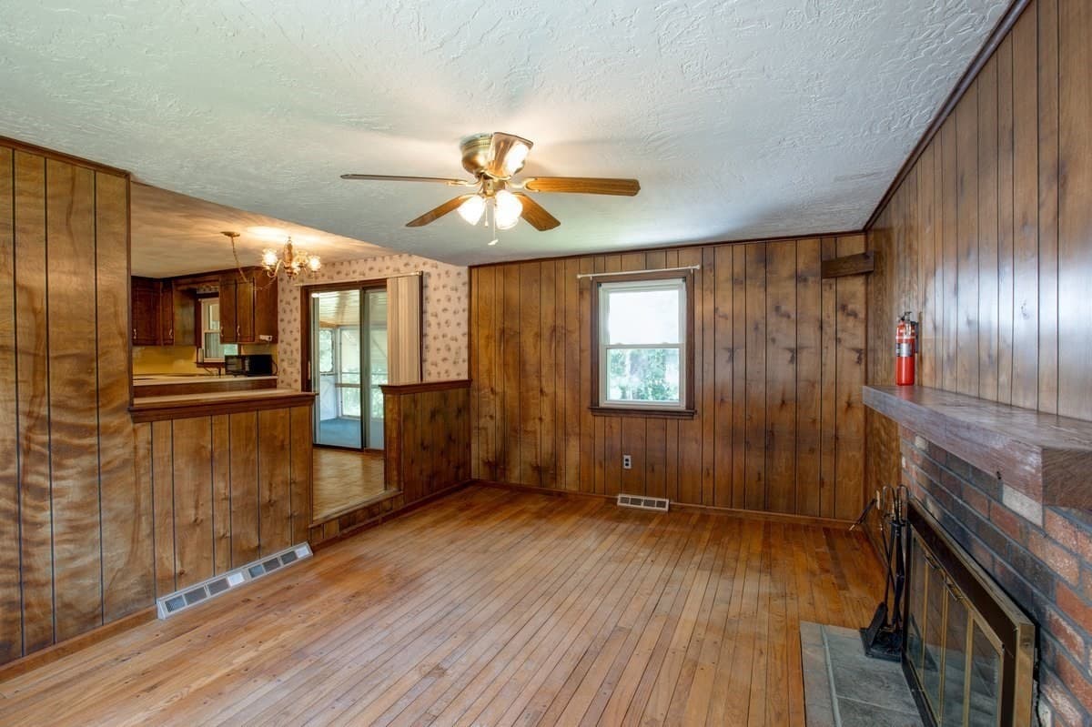 Single Family Residence at 67 Ivy Ln, Northbridge MA 01588, Northbridge, photo 9 of 27