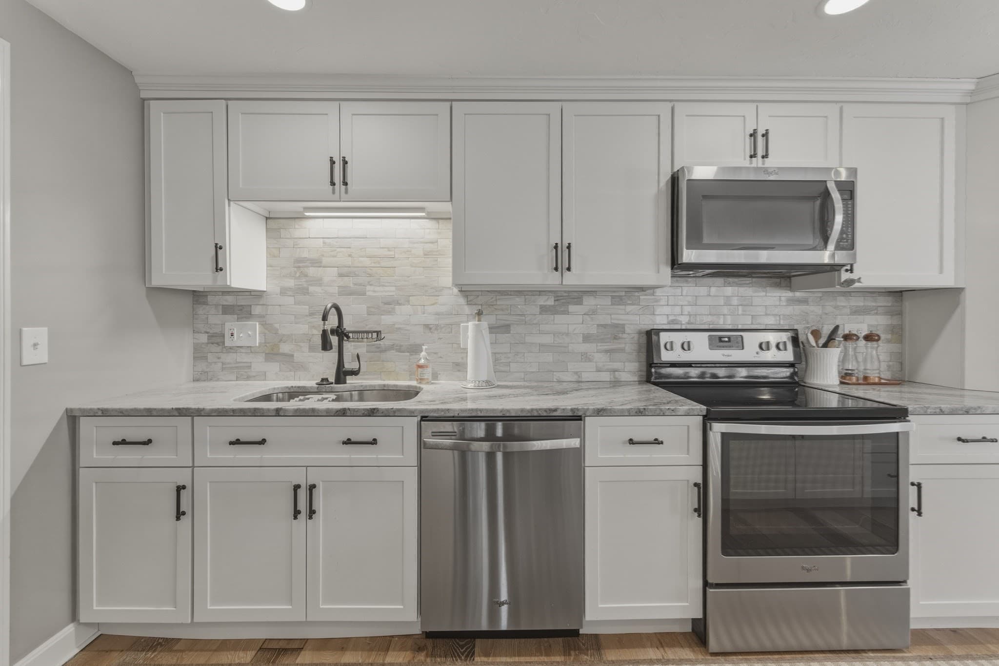 Condominium at 402 Ridgefield Cir # D, Clinton MA 01510, Clinton, photo 9 of 34