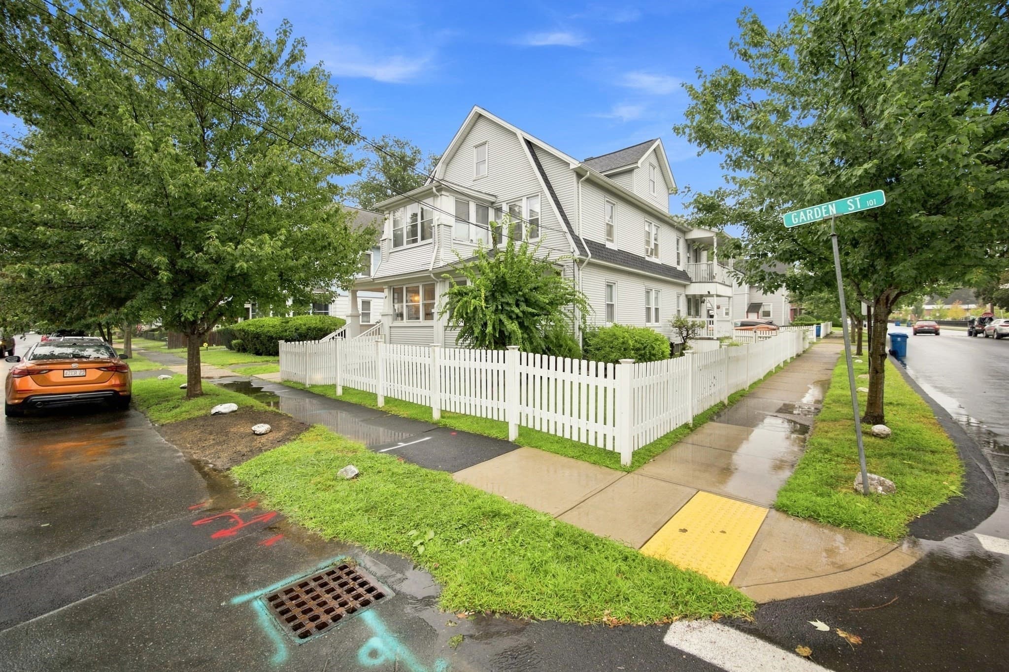 Multi Family at 79-81 Garden St, West Springfield MA 01089, photo 2 of 28