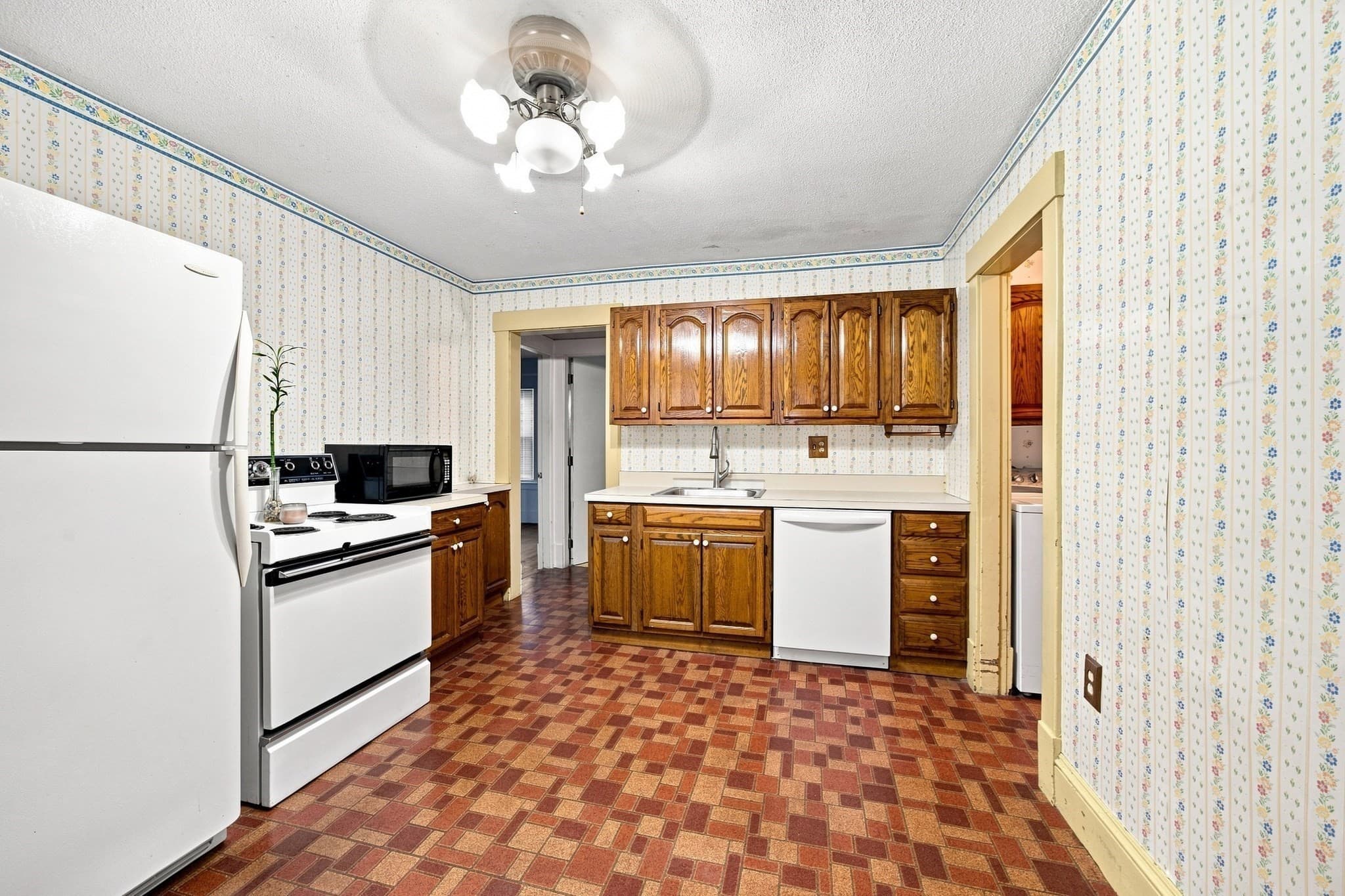 Multi Family at 79-81 Garden St, West Springfield MA 01089, photo 6 of 28