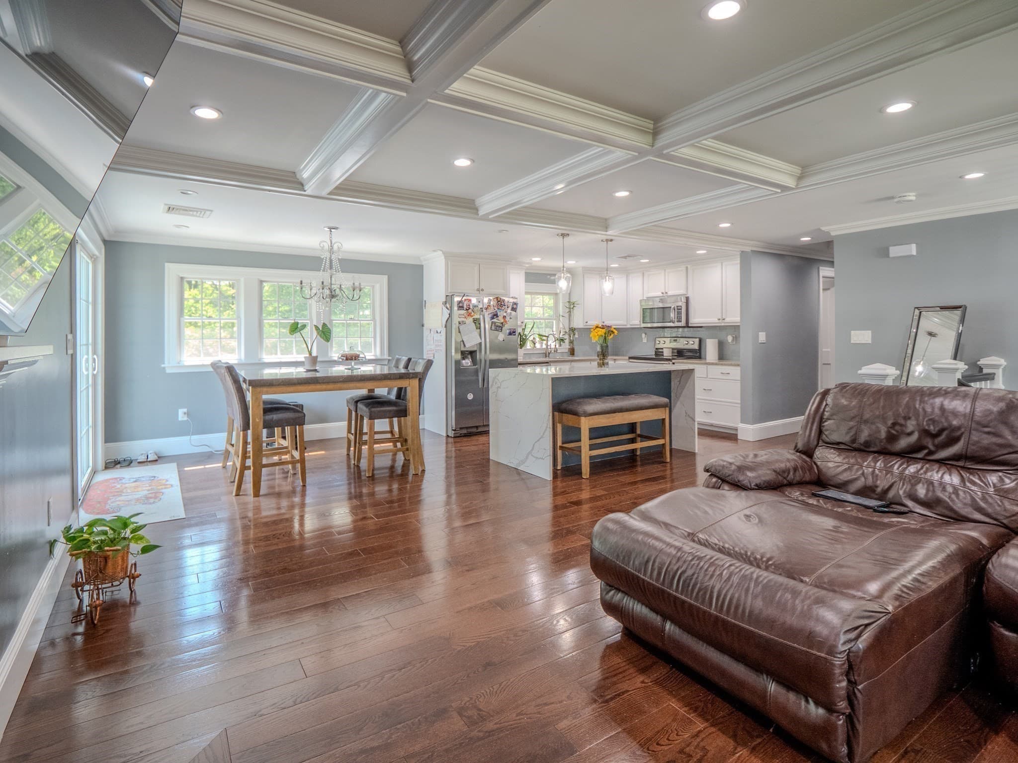 Single Family Residence at 159 Mishawum Rd, Woburn MA 01801, Woburn, photo 6 of 41
