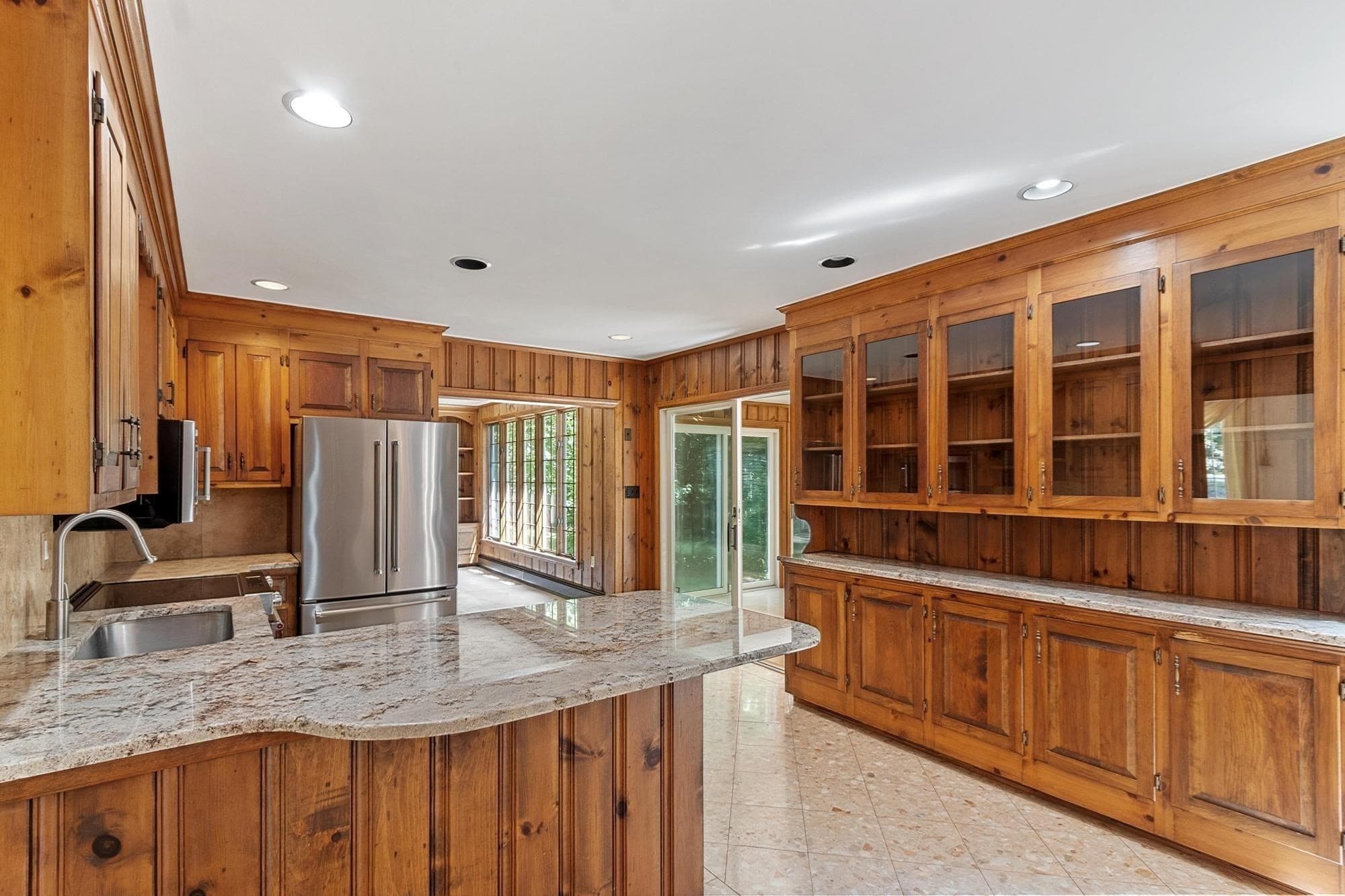 Single Family Residence at 10 Zeus Drive, Chelmsford MA 01824, Chelmsford, photo 12 of 40