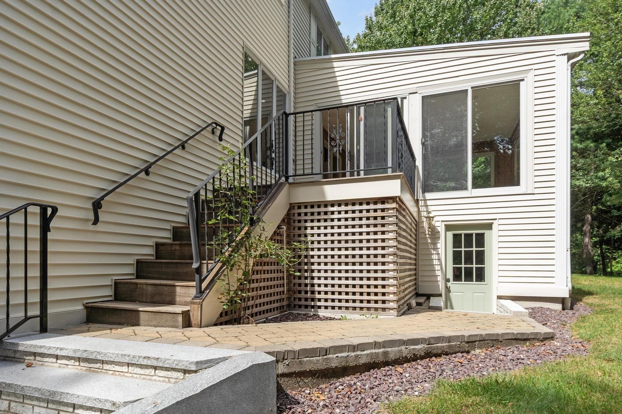 Single Family Residence at 10 Zeus Drive, Chelmsford MA 01824, Chelmsford, photo 4 of 40