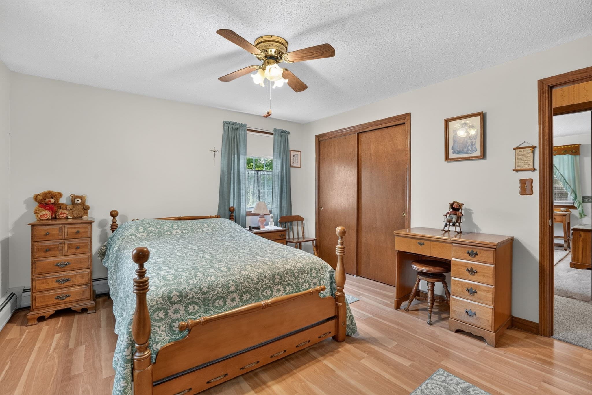 Single Family Residence at 1025 Cherokee St, New Bedford MA 02745, New Bedford, photo 13 of 33