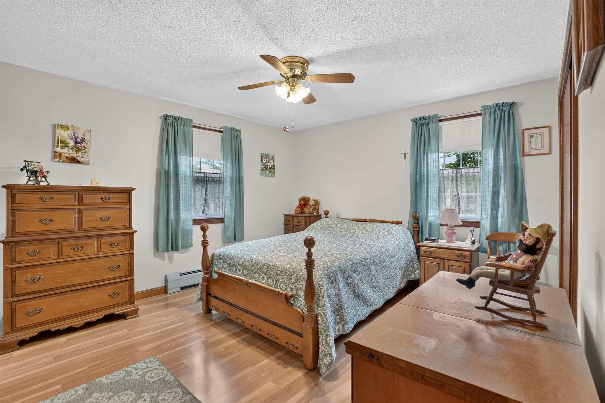 Single Family Residence at 1025 Cherokee St, New Bedford MA 02745, New Bedford, photo 12 of 33