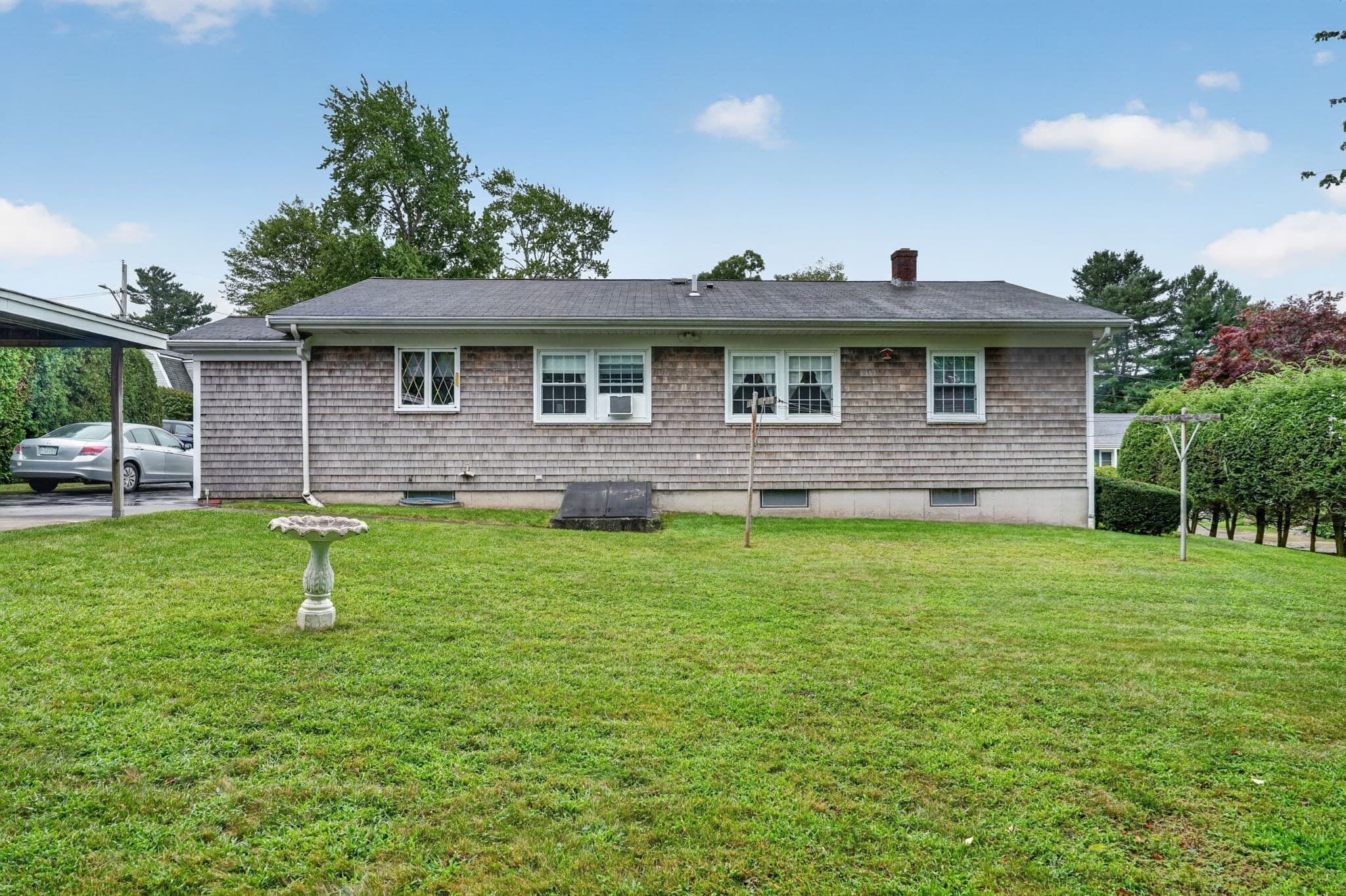 Single Family Residence at 1025 Cherokee St, New Bedford MA 02745, New Bedford, photo 32 of 33