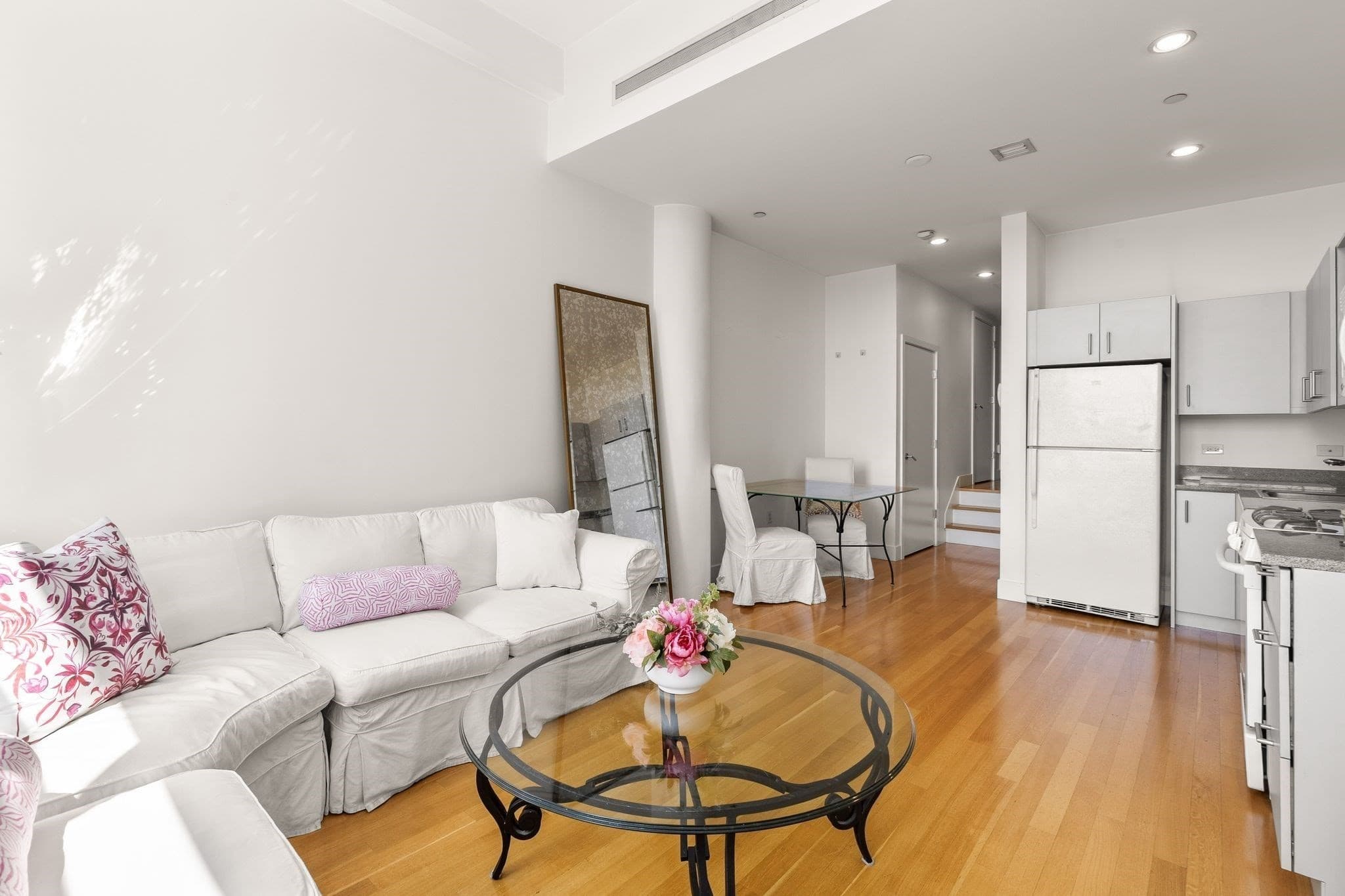 Condominium at 360 Newbury St # 402, Boston MA 02115, photo 6 of 32