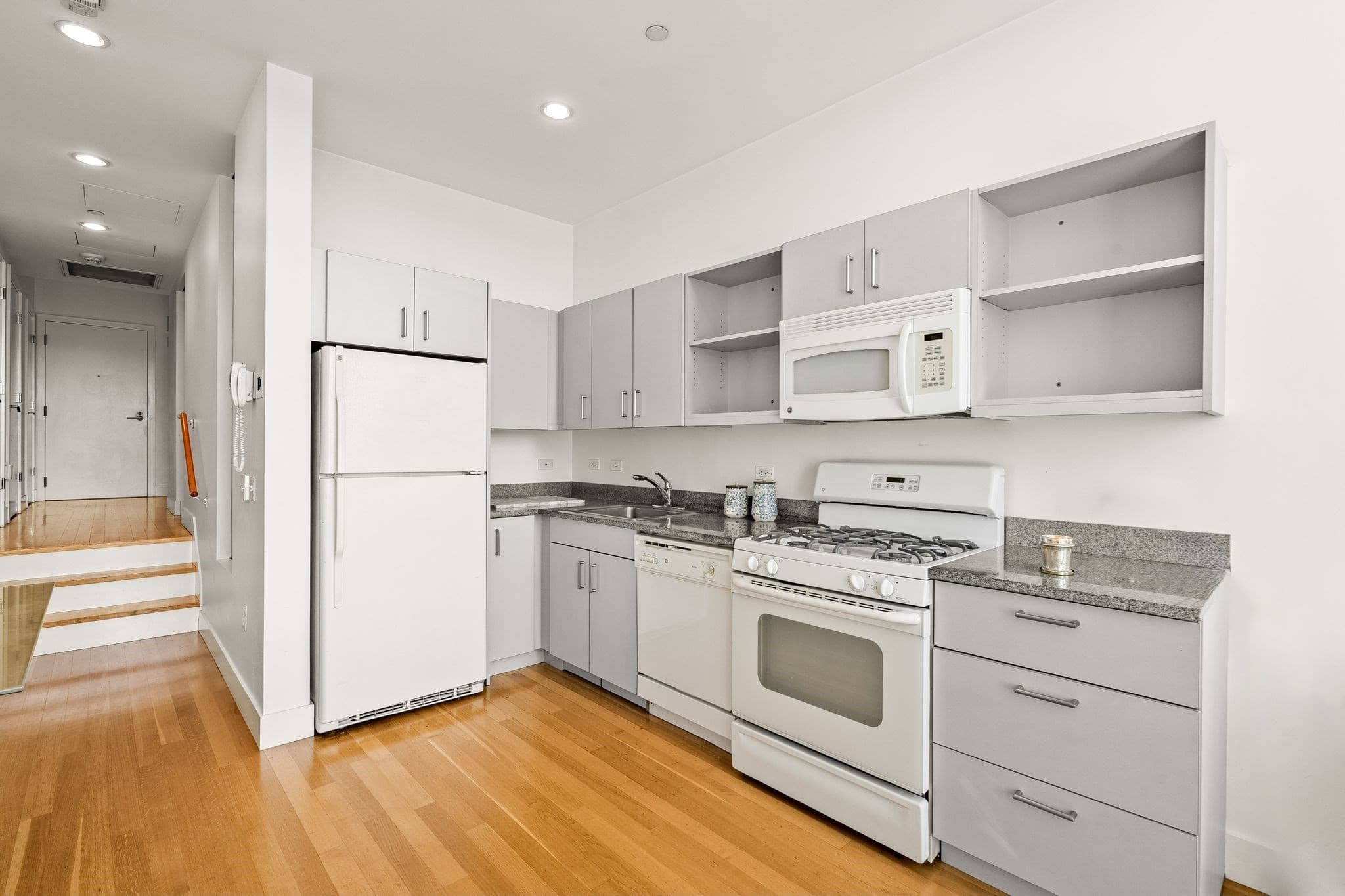 Condominium at 360 Newbury St # 402, Boston MA 02115, photo 10 of 32