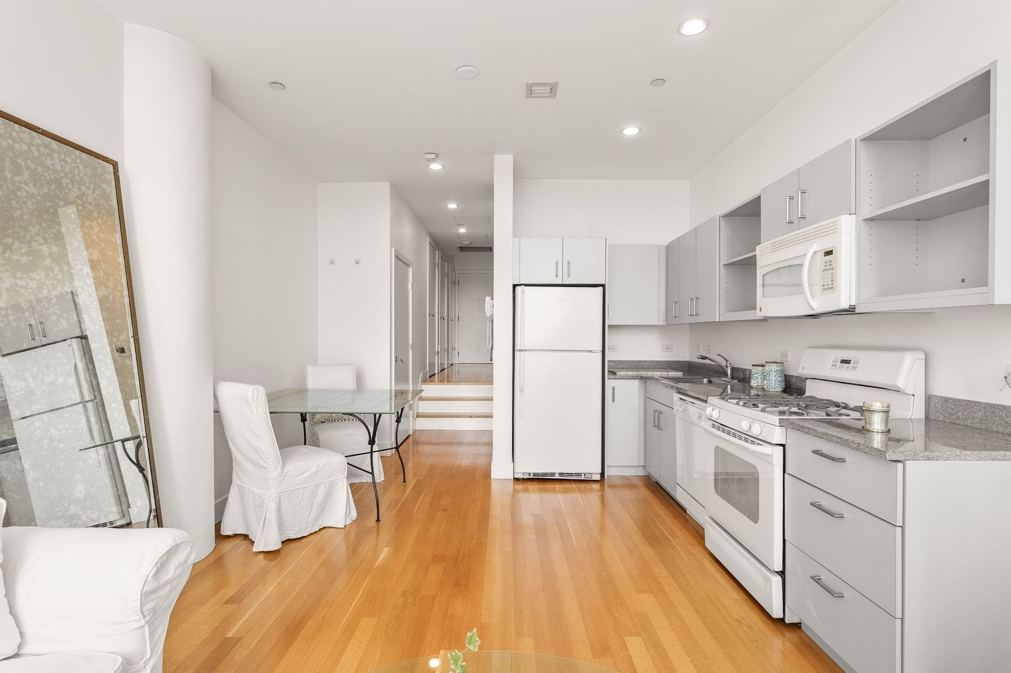 Condominium at 360 Newbury St # 402, Boston MA 02115, photo 11 of 32
