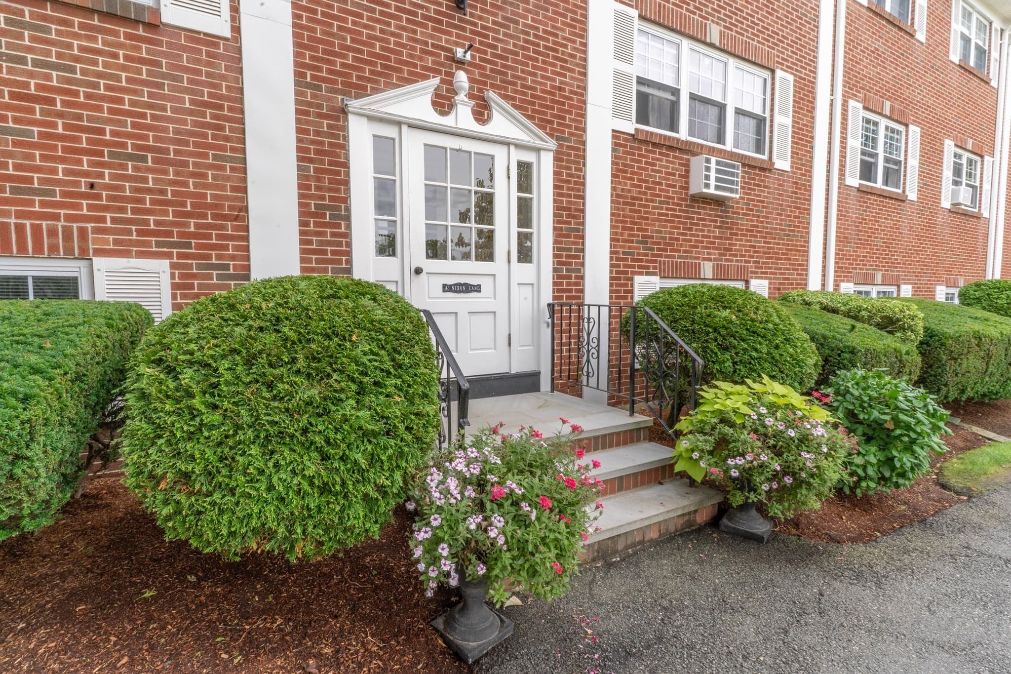 Condominium at 4 Nixon Ln # 5, Stoneham MA 02180, Stoneham, photo 11 of 13
