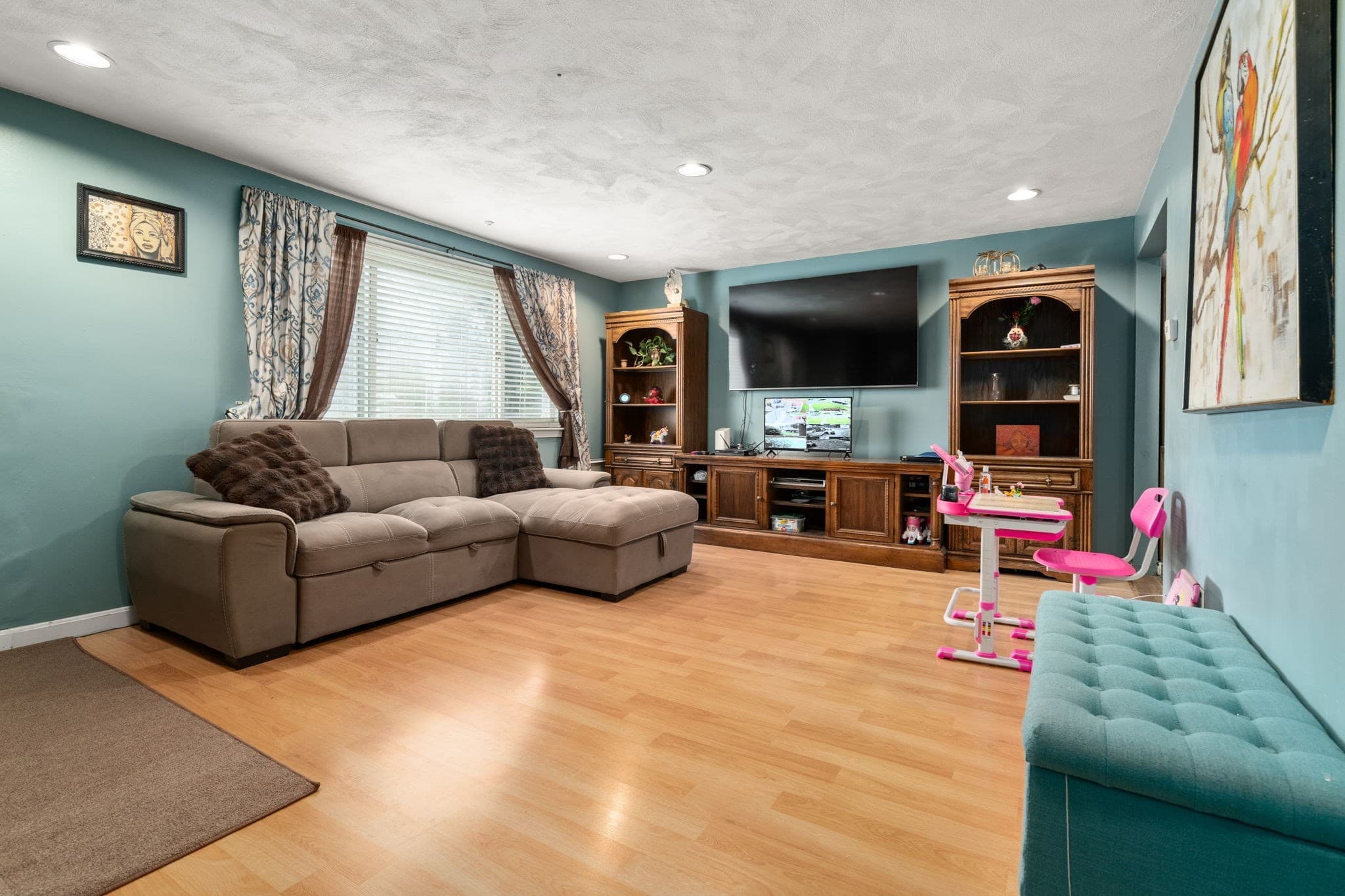 Condominium at 17 Louis Ln # 17, Randolph MA 02368, photo 3 of 18