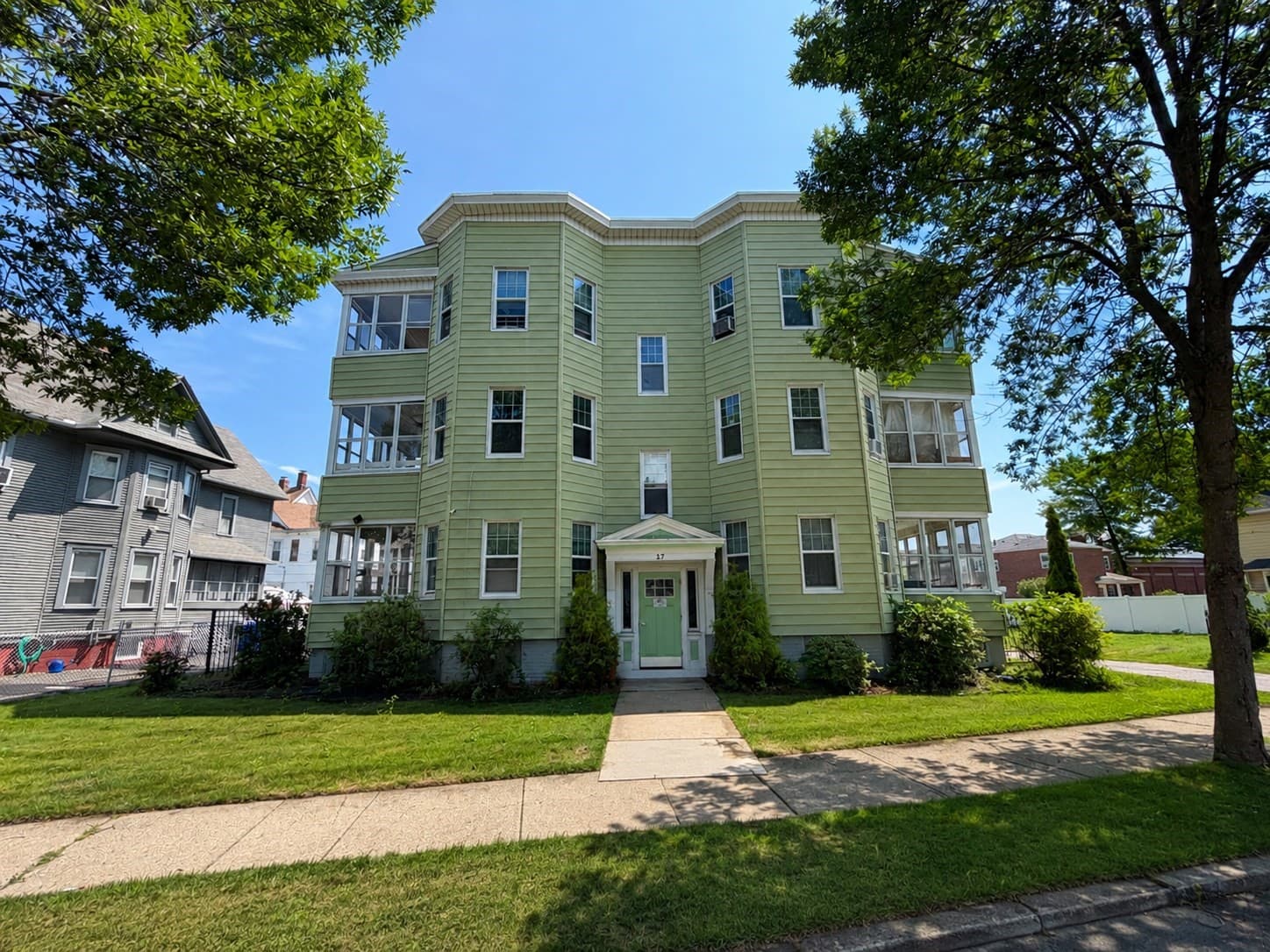 15-19 Litchfield St, Springfield MA 01108