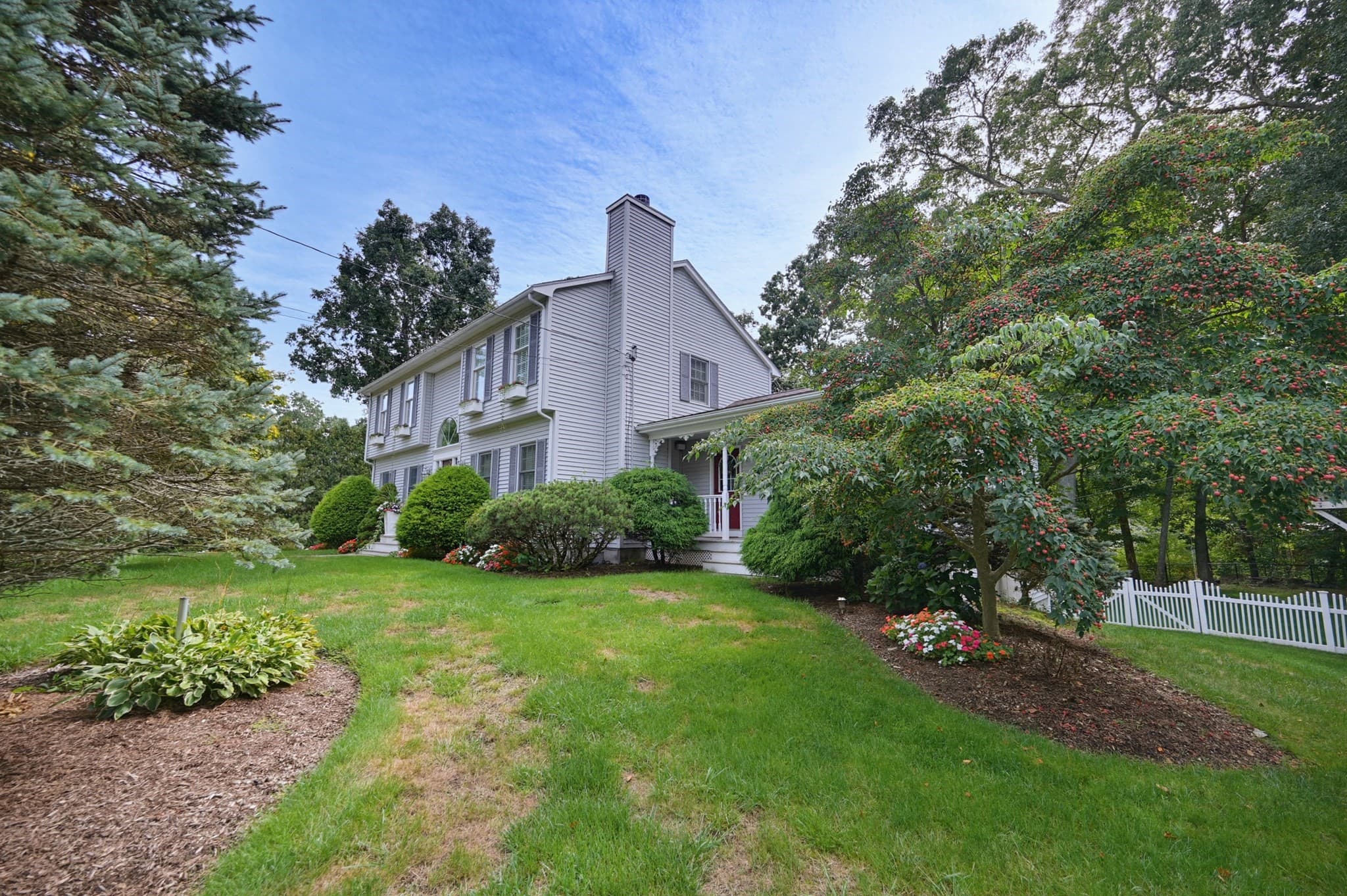 Single Family Residence at 120 Hailes Hill Rd, Swansea MA 02777, Swansea, photo 2 of 42