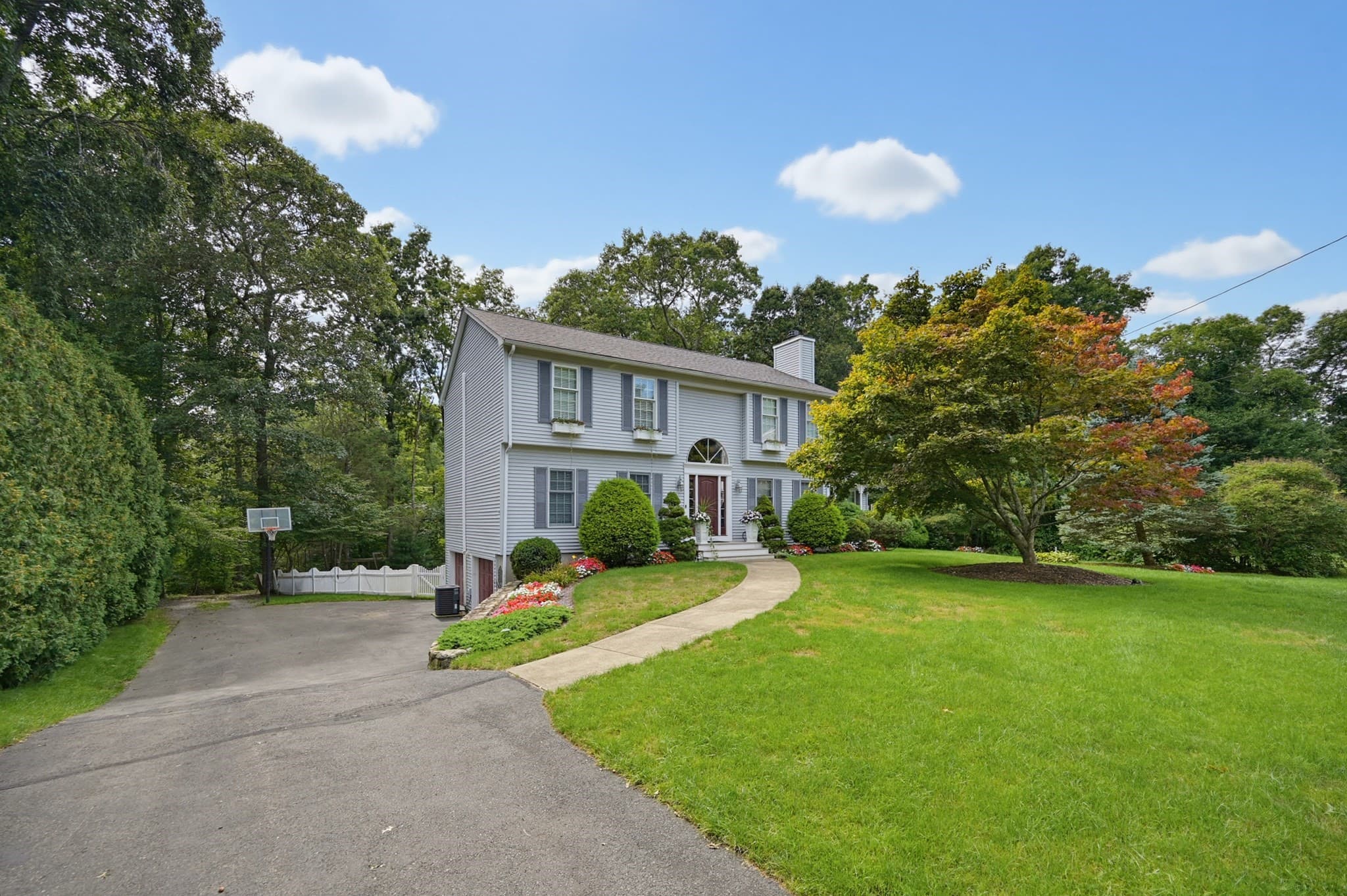 120 Hailes Hill Rd, Swansea MA 02777