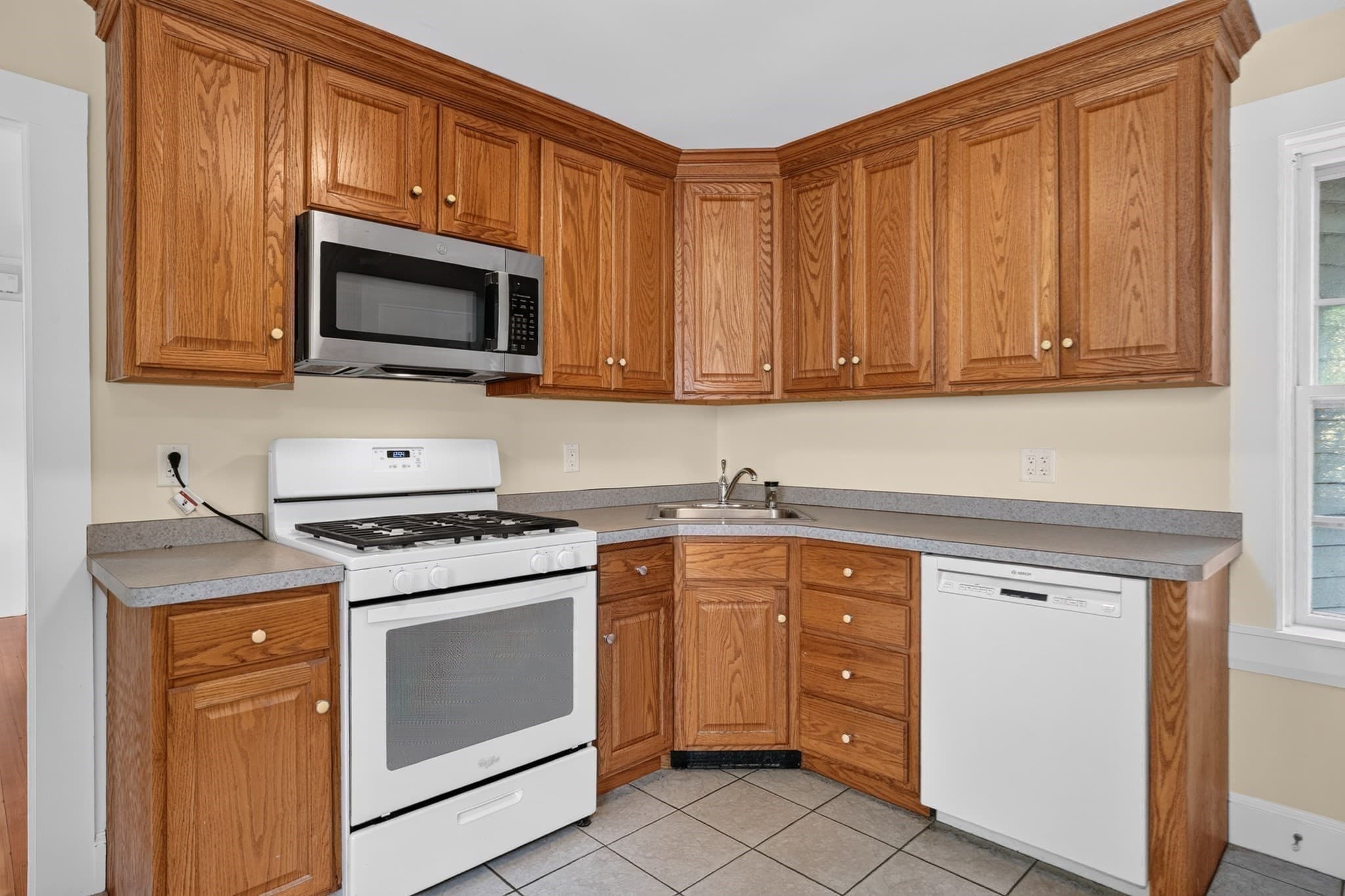 2 Family - 2 Units Up/Down at 24 Fletcher Ave, Lexington MA 02420, Lexington, photo 11 of 35
