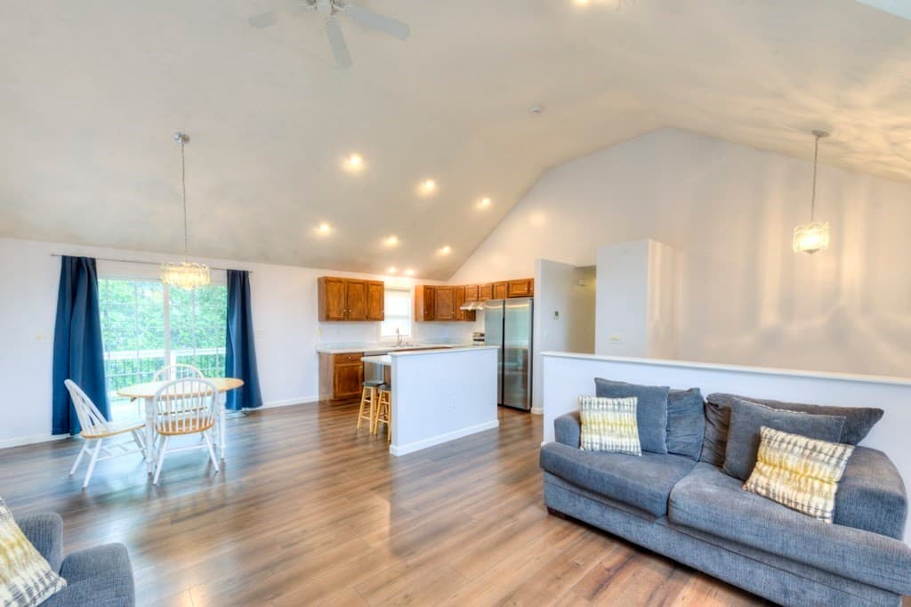 Single Family Residence at 4 Matteo St, Worcester MA 01606, Worcester, photo 12 of 42