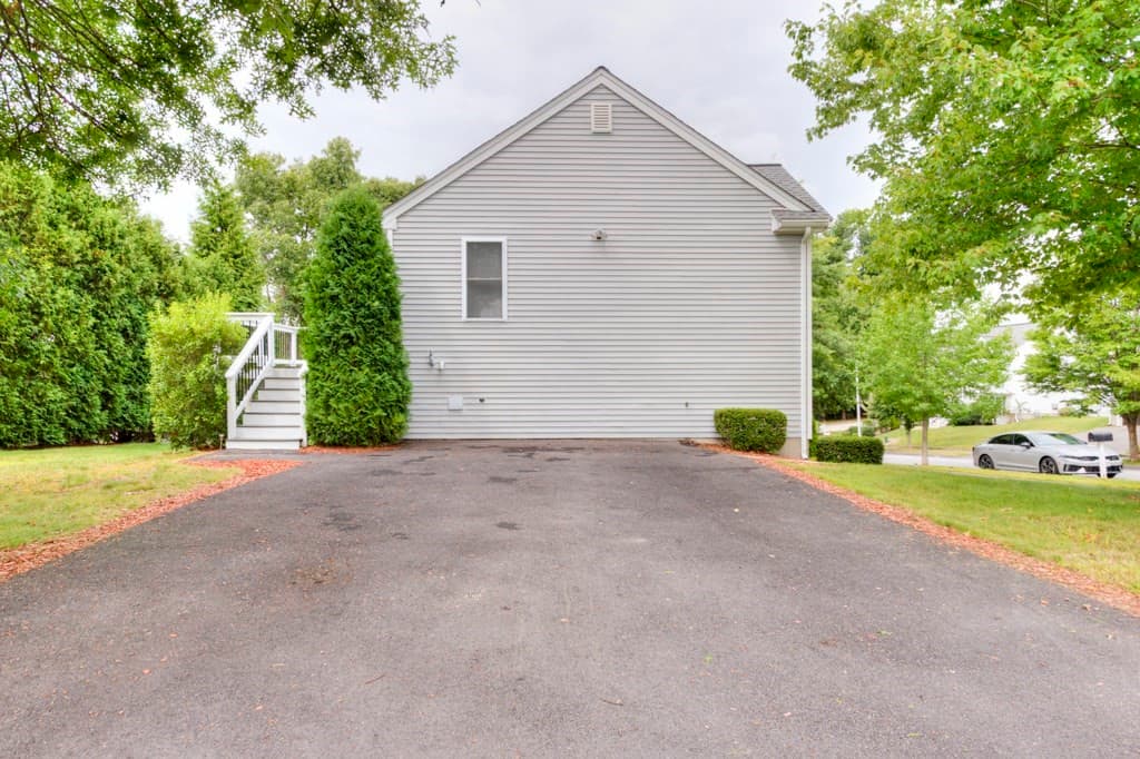 Single Family Residence at 4 Matteo St, Worcester MA 01606, Worcester, photo 36 of 42