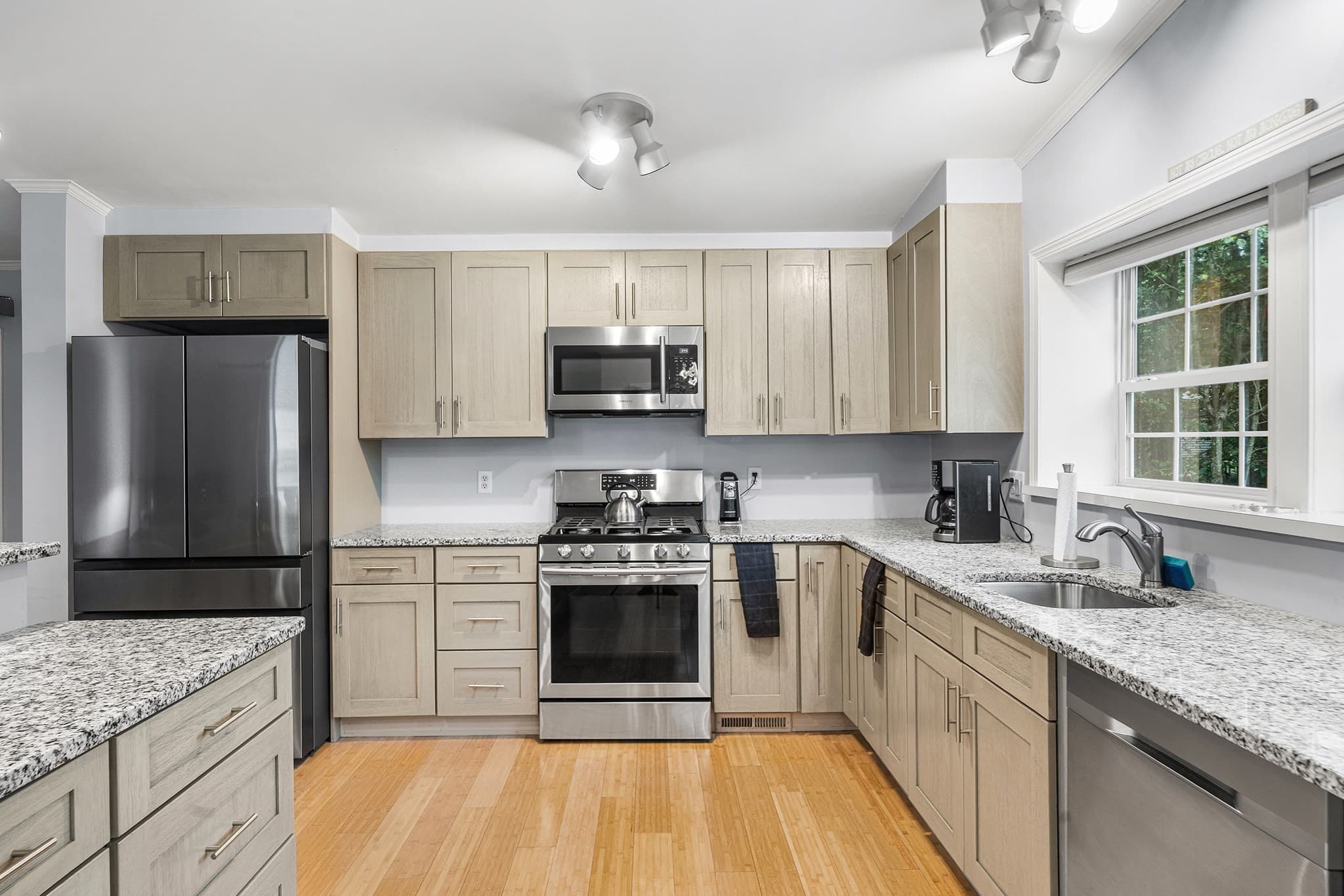Single Family Residence at 7012 Oak Point Dr., Middleboro MA 02346, Middleboro, photo 10 of 32