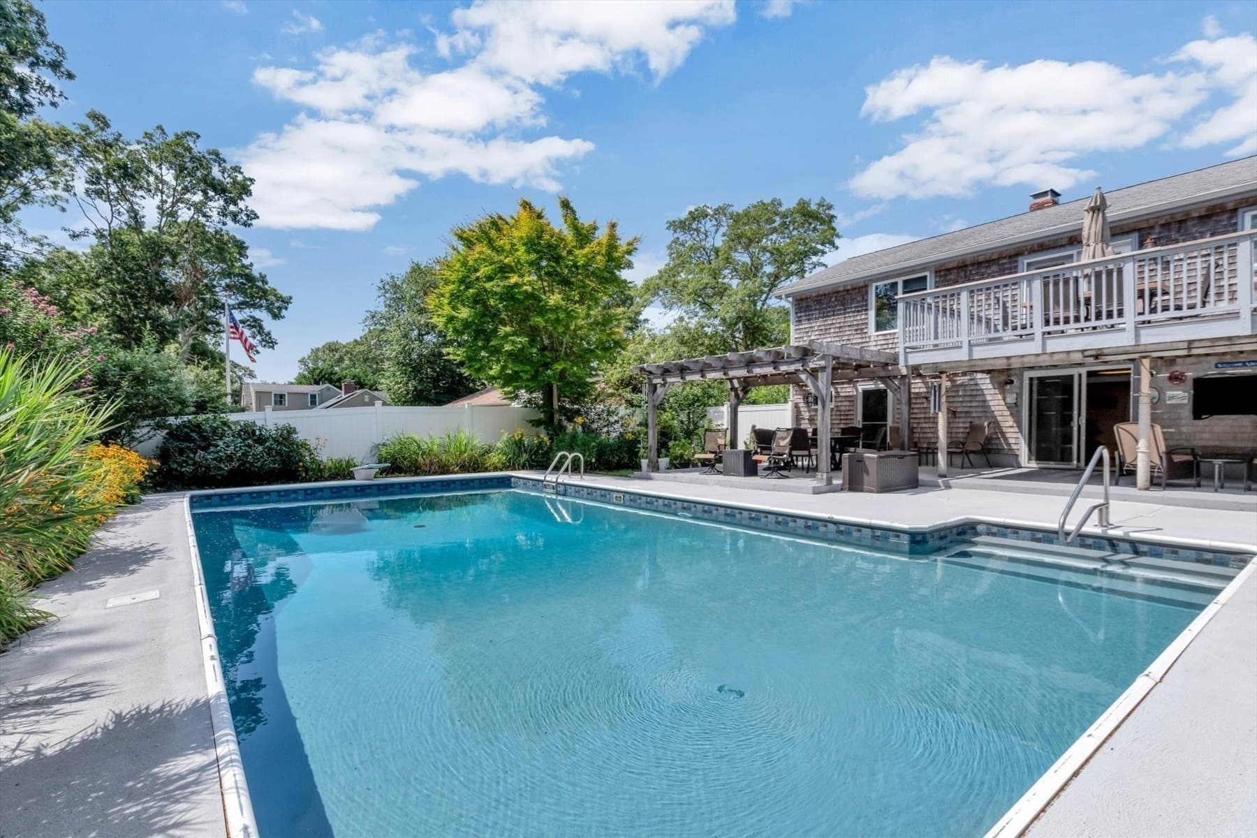 66 Sheaffer Rd, Barnstable MA 02632