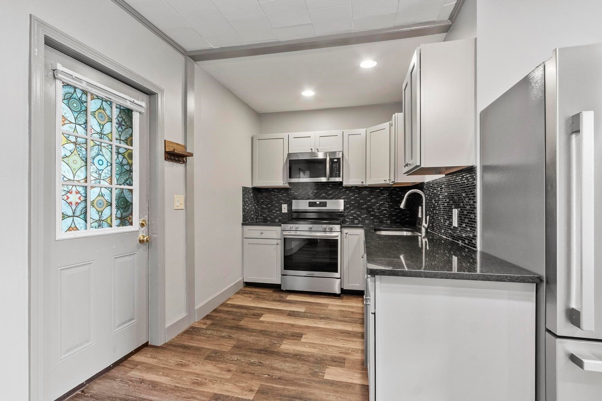 3 Family at 21 Old Leominster Rd, Fitchburg MA 01420, Fitchburg, photo 2 of 39