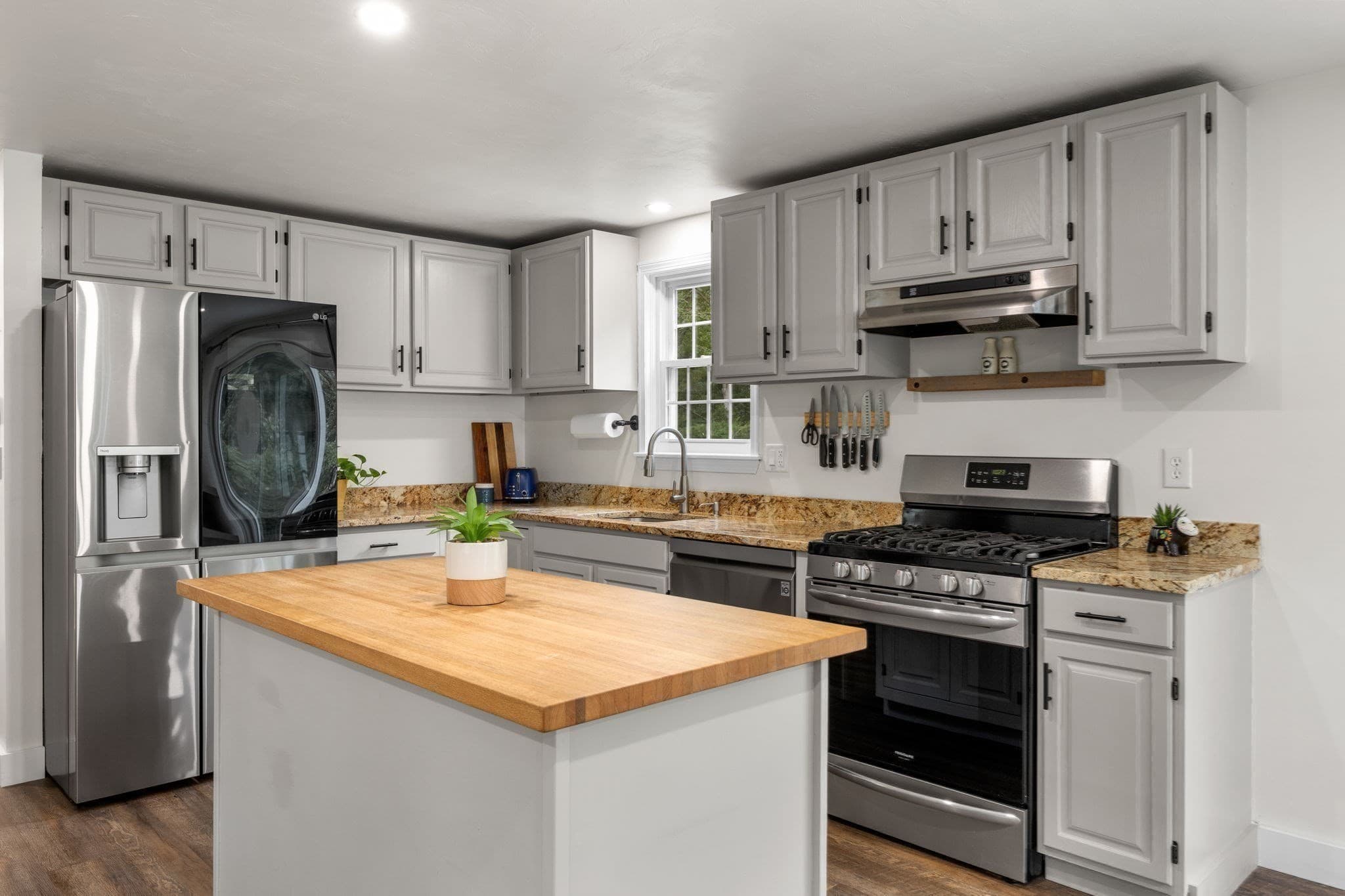 Single Family Residence at 34 Commodore Ln, Barnstable MA 02648, Barnstable, photo 21 of 42
