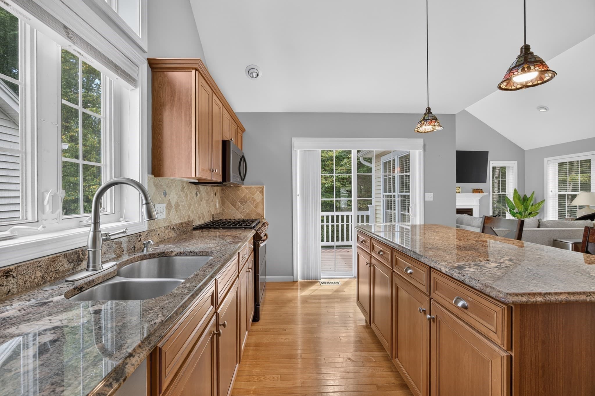 Condominium at 55 Windemere Circle # 16, Tyngsborough MA 01879, Tyngsborough, photo 5 of 36