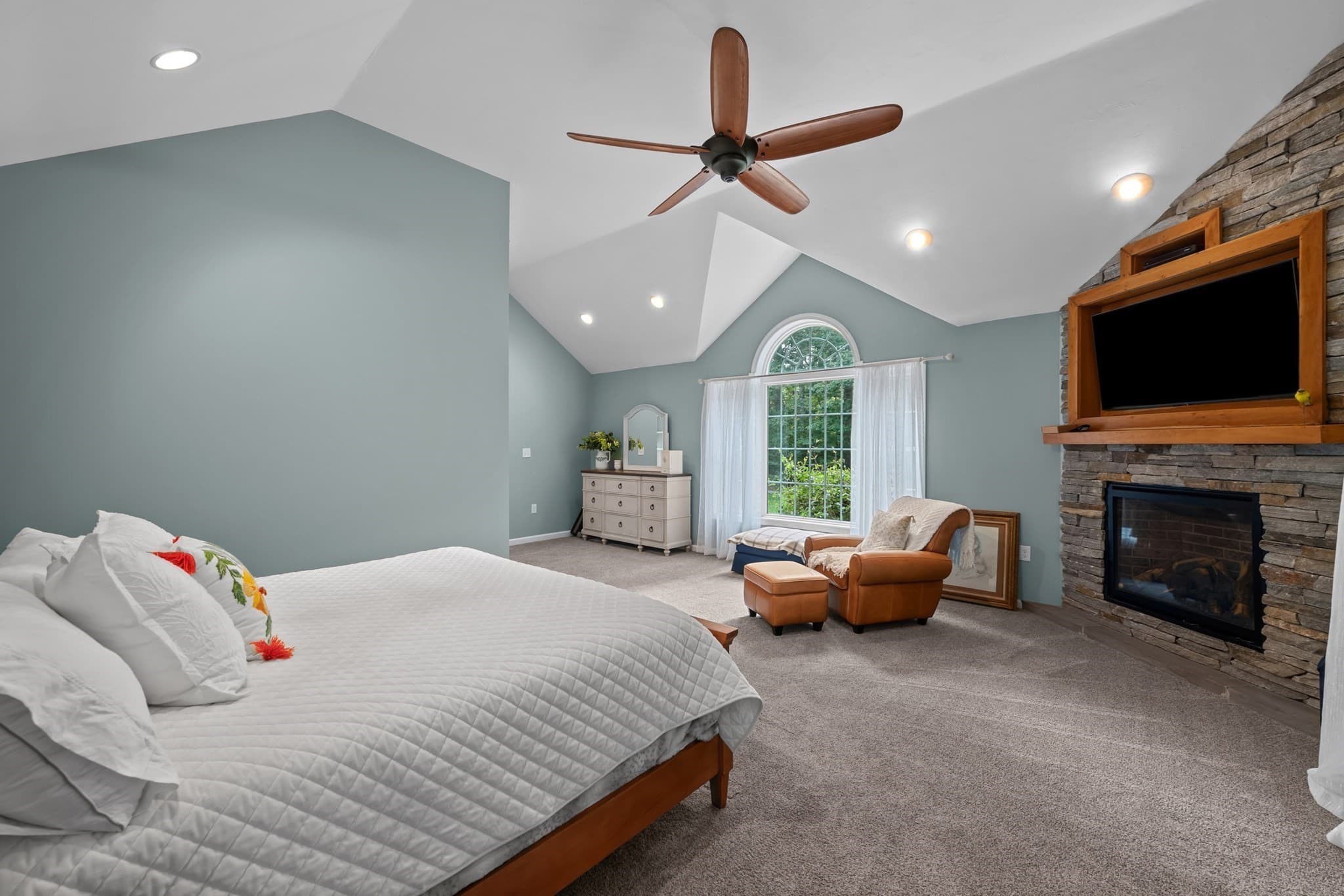 Single Family Residence at 114 Elmwood Avenue, Holden MA 01520, Holden, photo 21 of 40