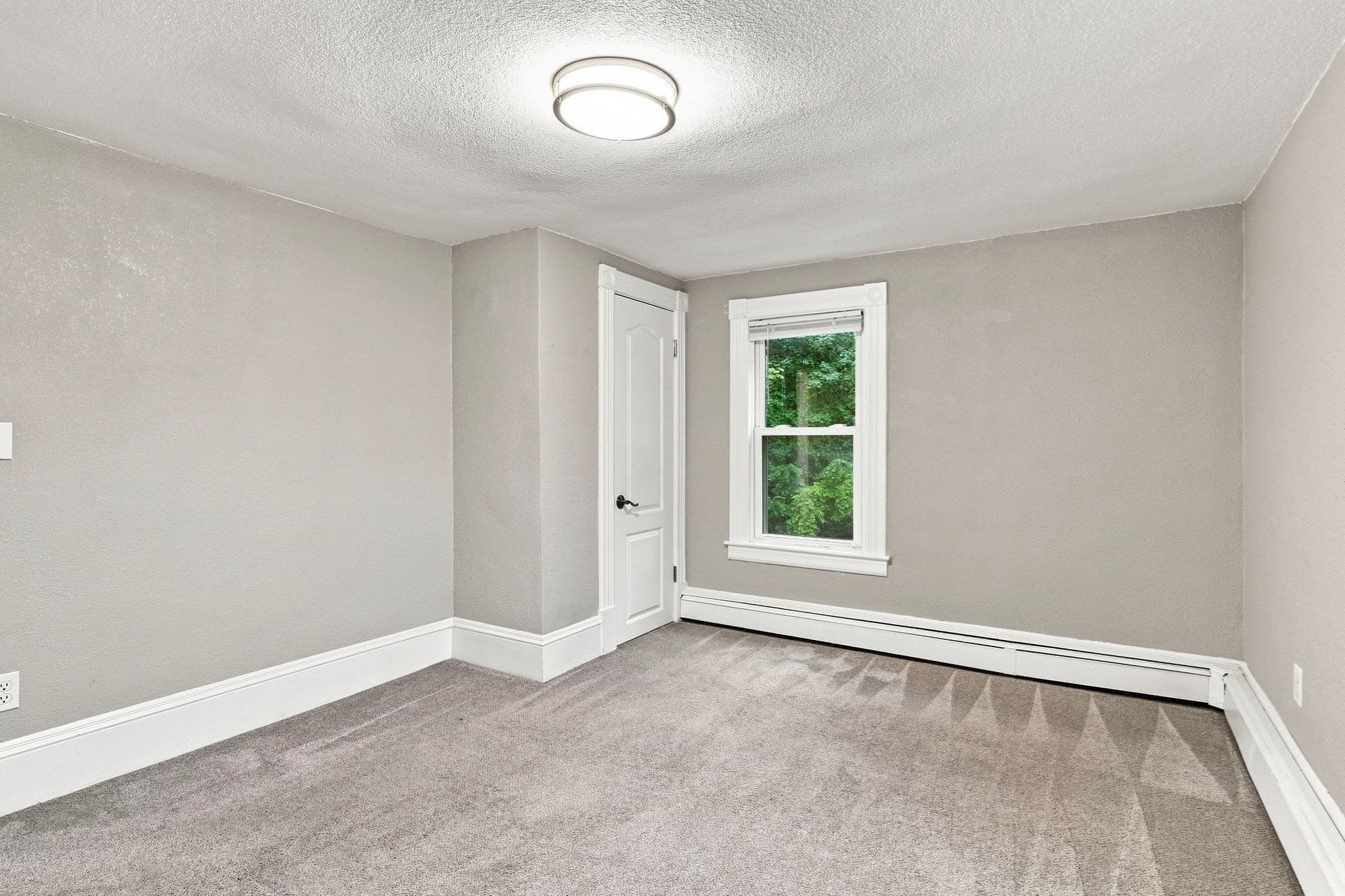 Single Family Residence at 15 Oxford Pl, West Springfield MA 01089, West Springfield, photo 18 of 29