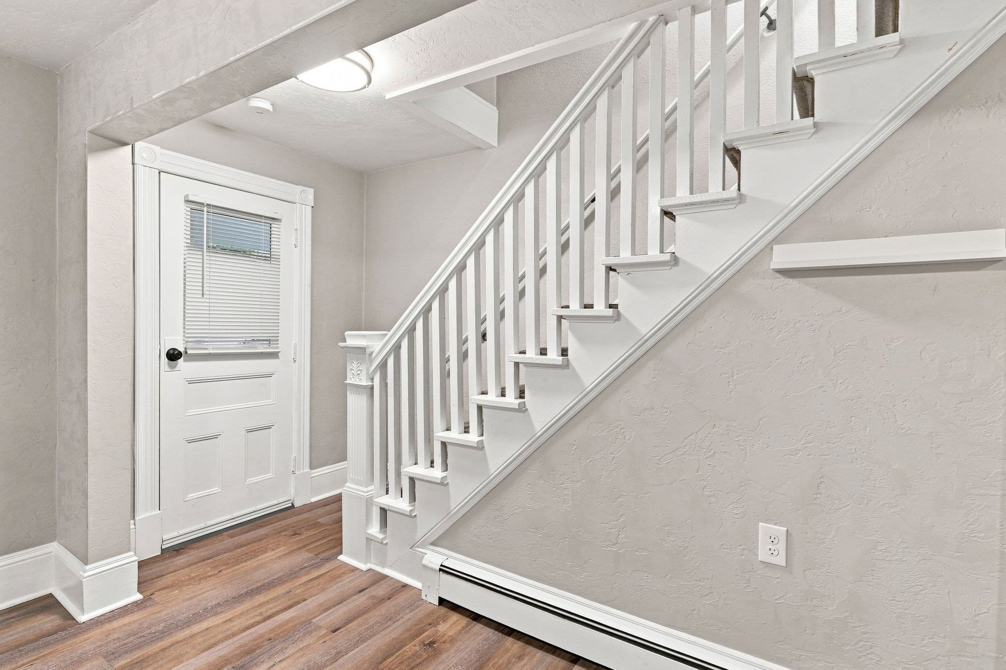 Single Family Residence at 15 Oxford Pl, West Springfield MA 01089, West Springfield, photo 4 of 29