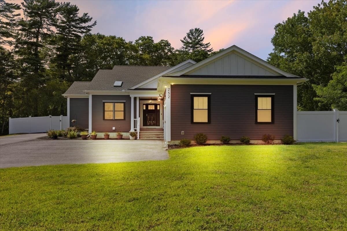 Single Family Residence at 252 Scadding St, Taunton MA 02780, Taunton, photo 2 of 41