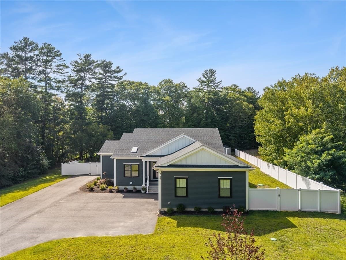 Single Family Residence at 252 Scadding St, Taunton MA 02780, Taunton, photo 32 of 41