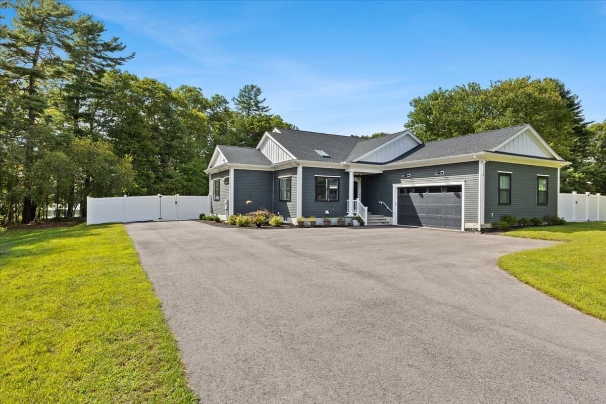 Single Family Residence at 252 Scadding St, Taunton MA 02780, Taunton, photo 5 of 41