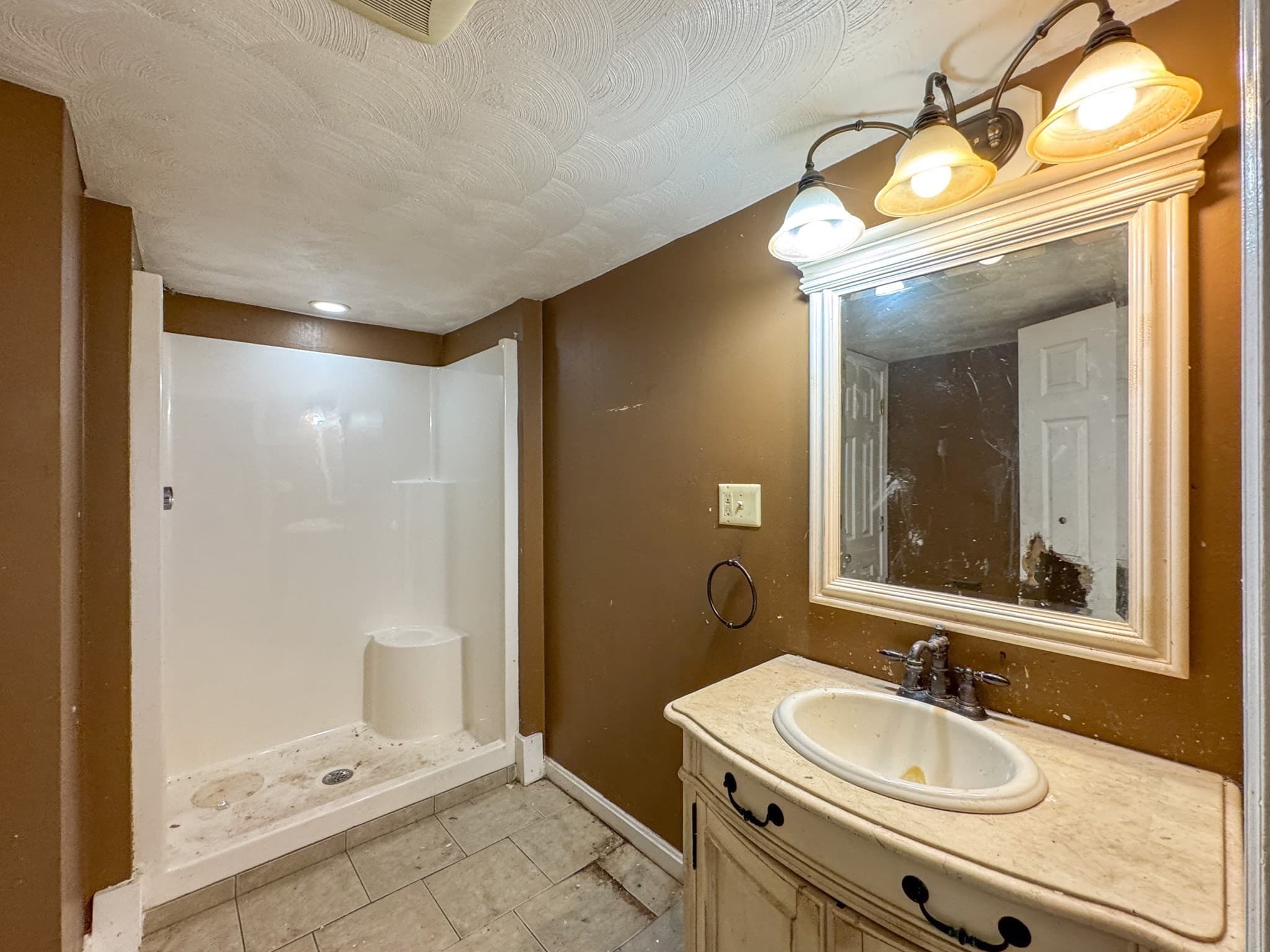 Single Family Residence at 116 Leedham St, Attleboro MA 02703, Attleboro, photo 11 of 27