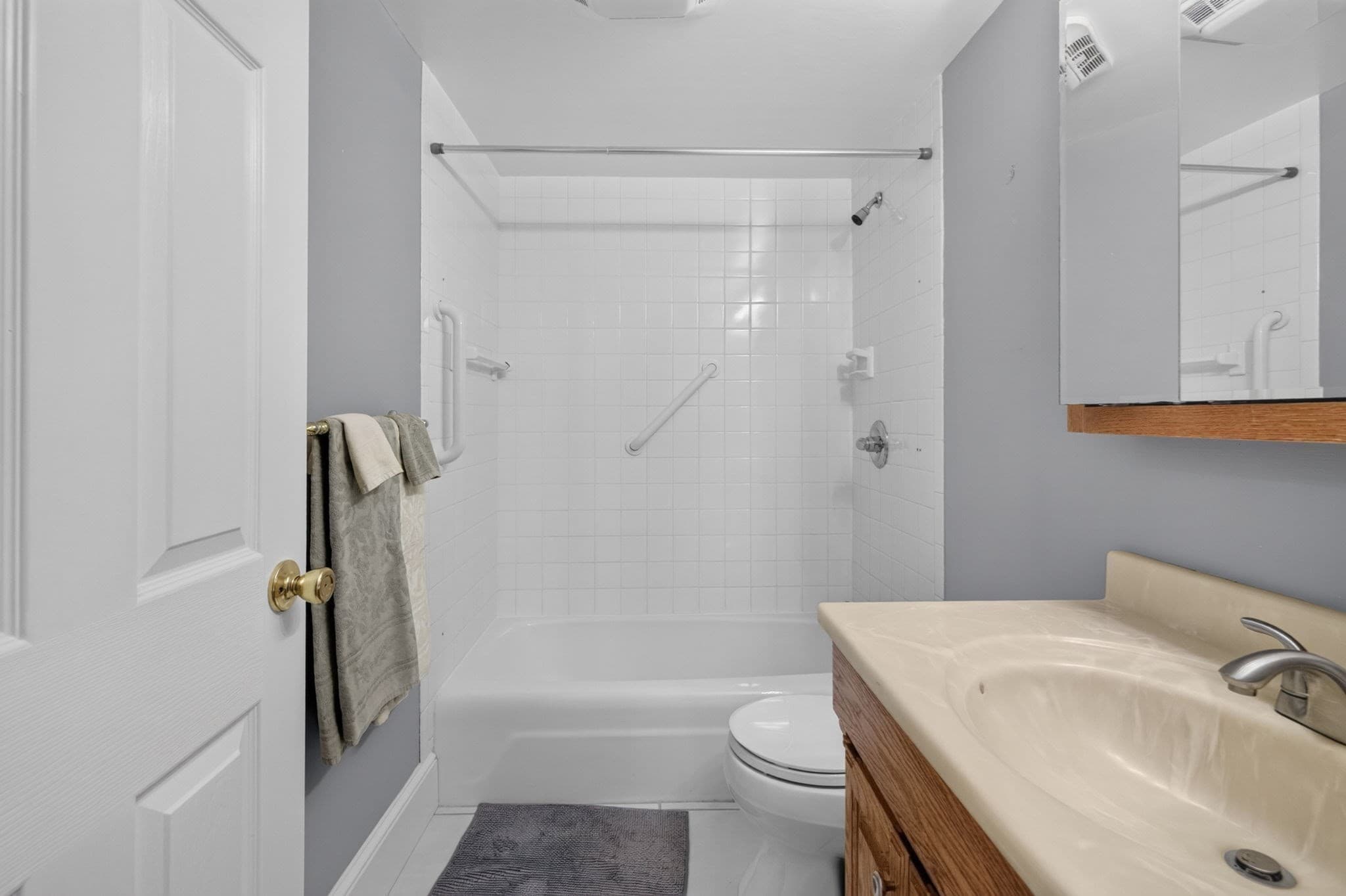 Condominium at 146 Marble St # 402, Stoneham MA 02180, Stoneham, photo 18 of 22