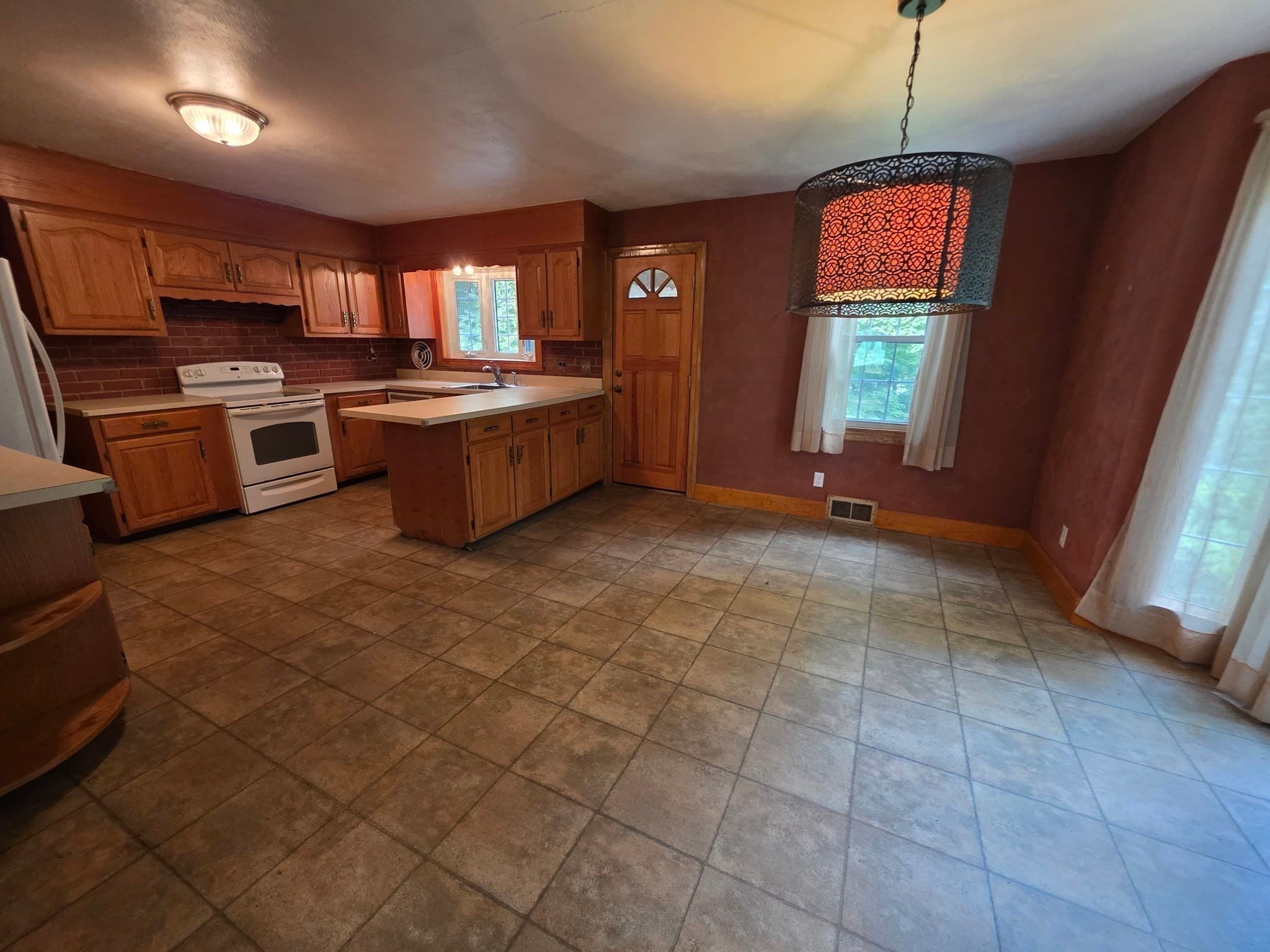 Single Family Residence at 947 Main St, Wilbraham MA 01095, Wilbraham, photo 5 of 42
