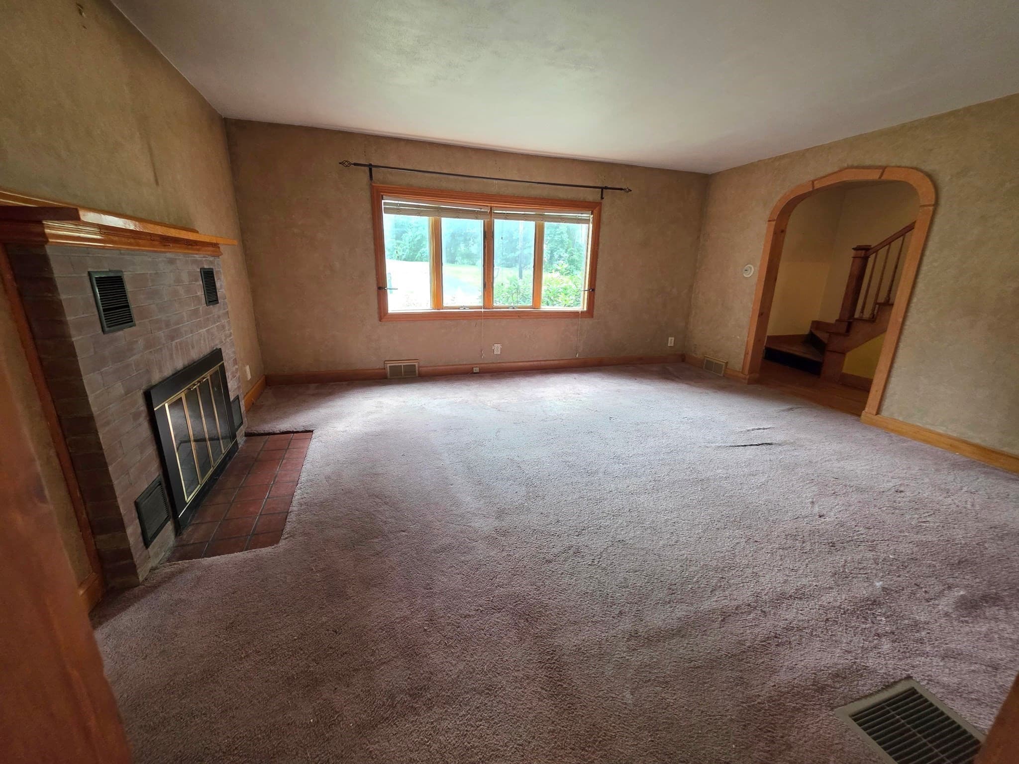 Single Family Residence at 947 Main St, Wilbraham MA 01095, Wilbraham, photo 8 of 42