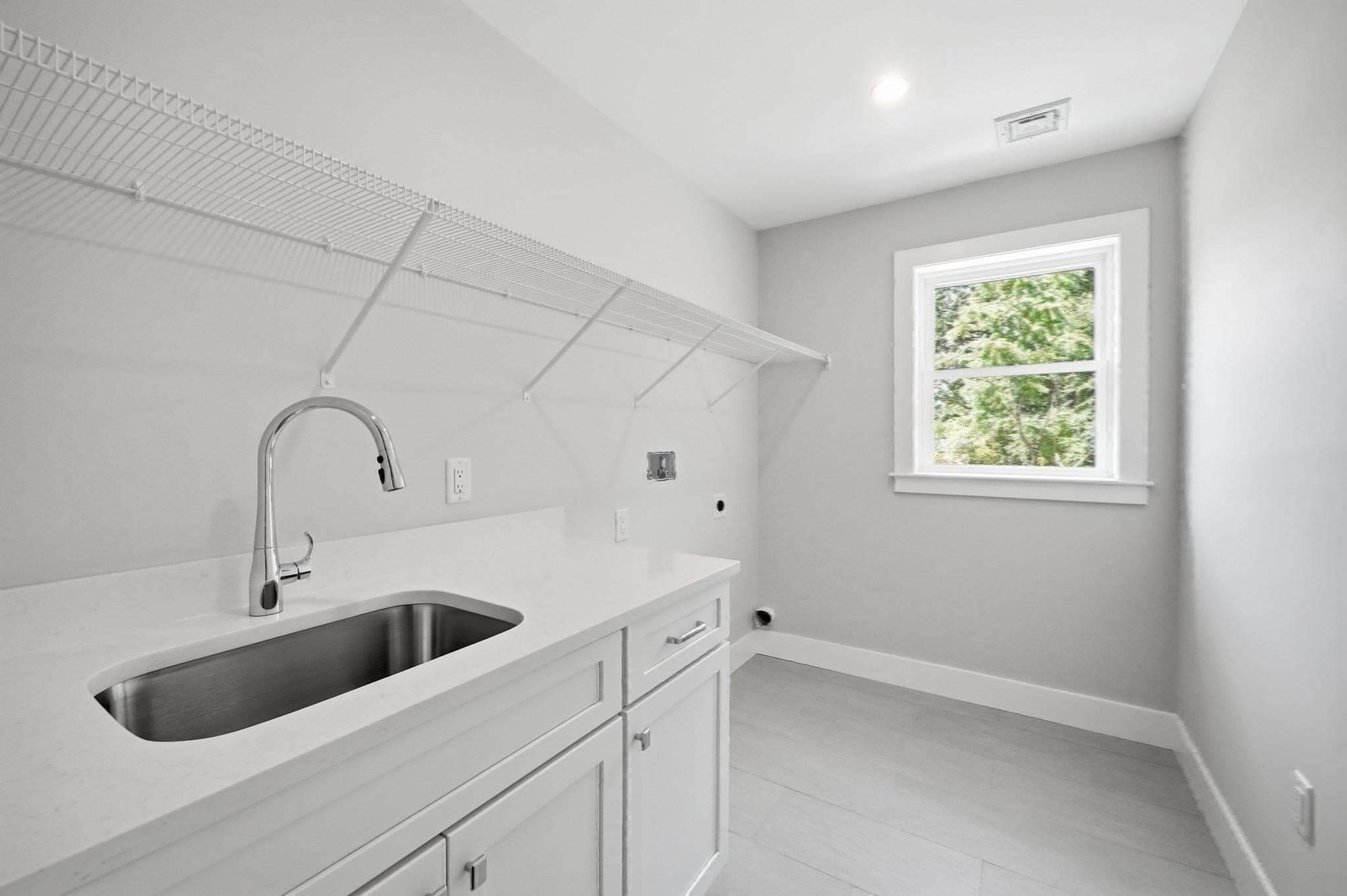 Single Family Residence at 283 Pleasant Street, Tewksbury MA 01876, Tewksbury, photo 27 of 36