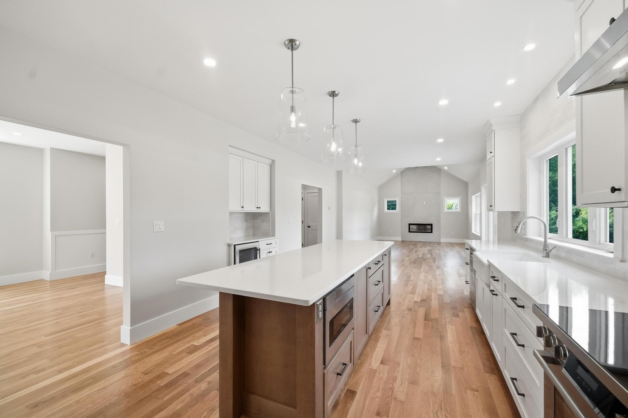 Single Family Residence at 283 Pleasant Street, Tewksbury MA 01876, Tewksbury, photo 16 of 36