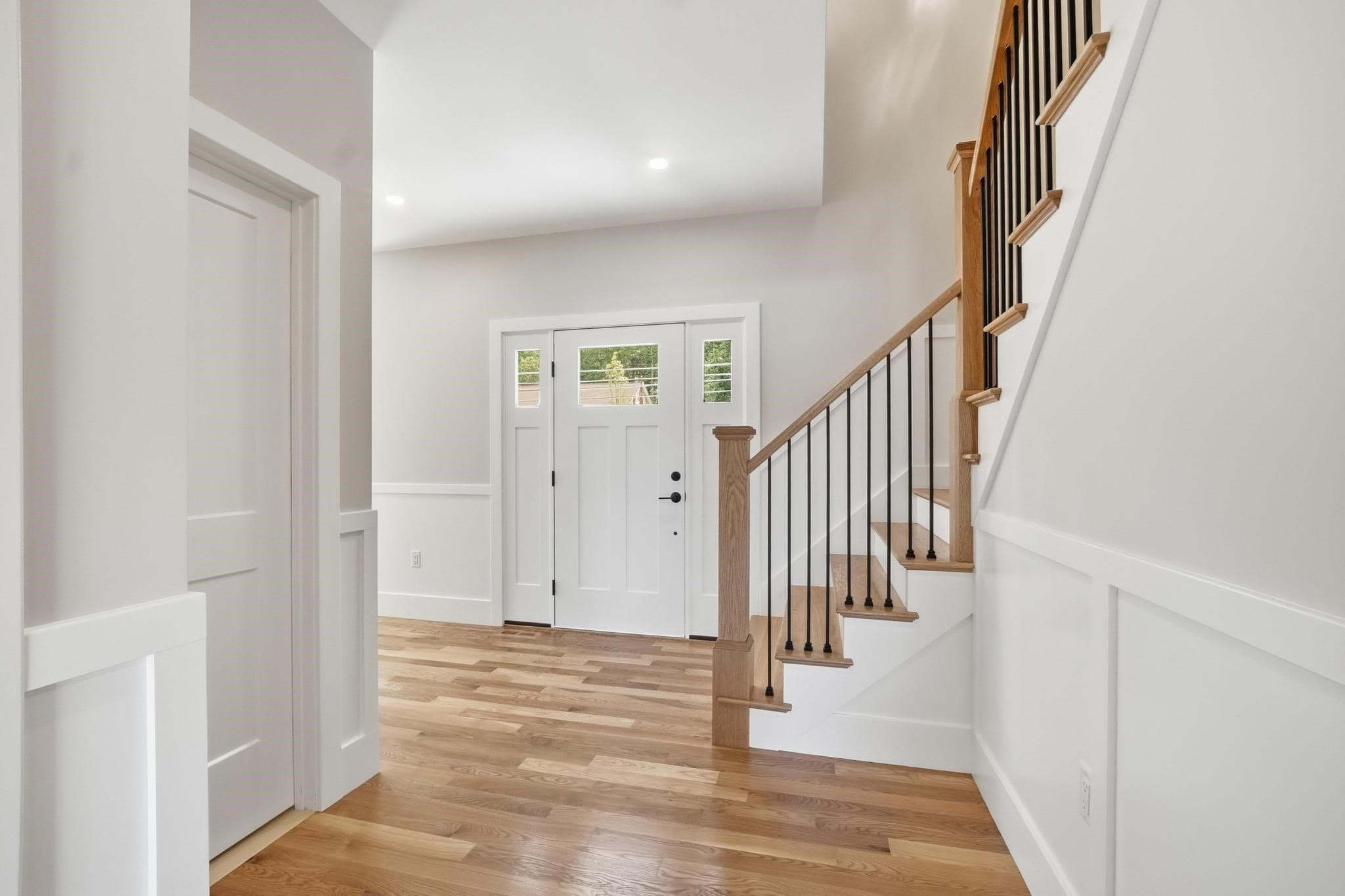 Single Family Residence at 283 Pleasant Street, Tewksbury MA 01876, Tewksbury, photo 5 of 36