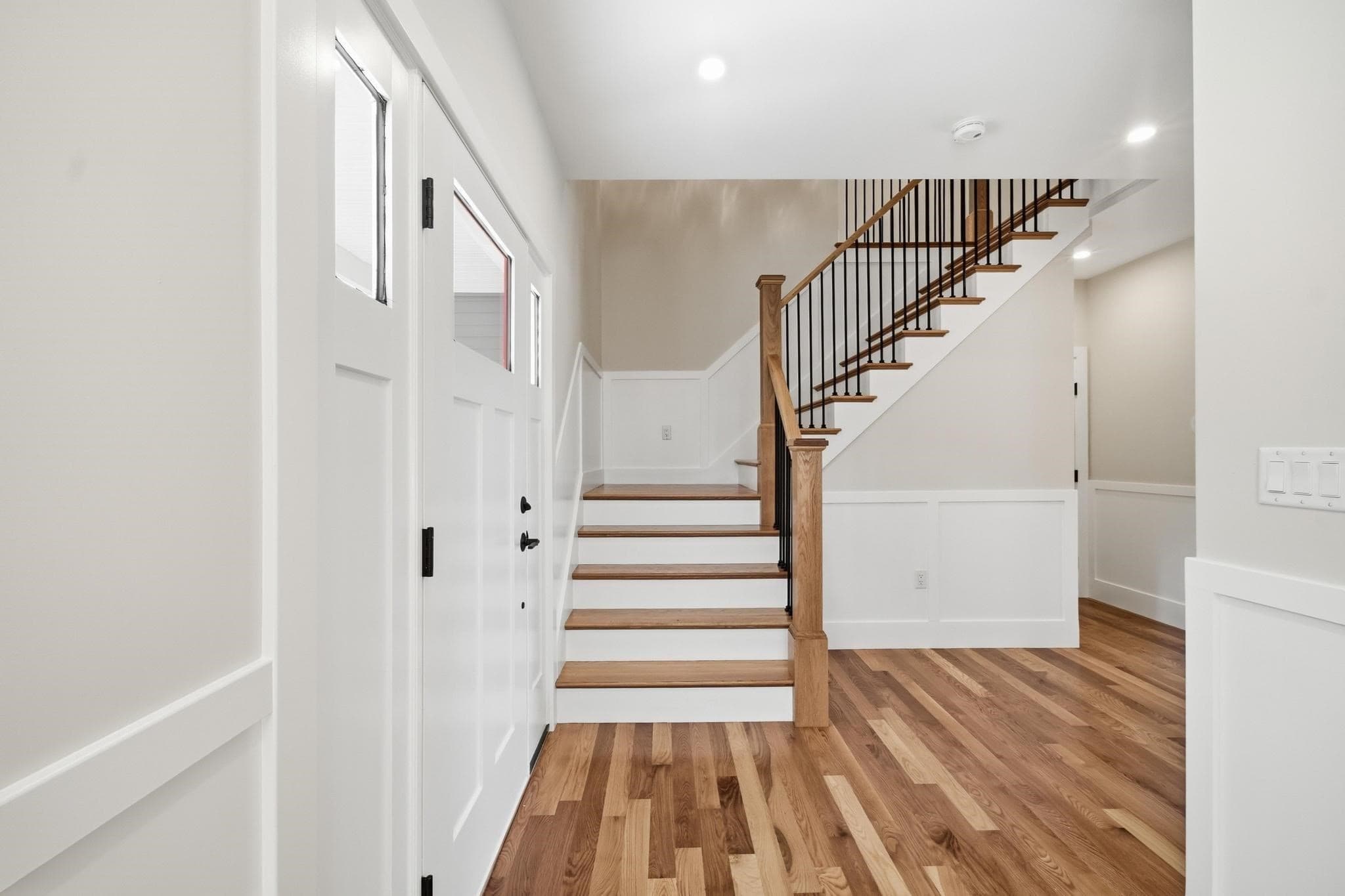 Single Family Residence at 283 Pleasant Street, Tewksbury MA 01876, Tewksbury, photo 4 of 36
