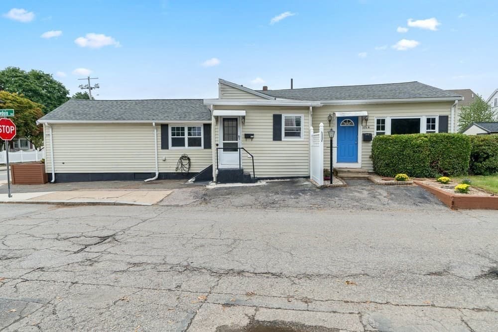2 Family - 2 Units Side by Side at 171 Lake St, Waltham MA 02451, Waltham, photo 17 of 28