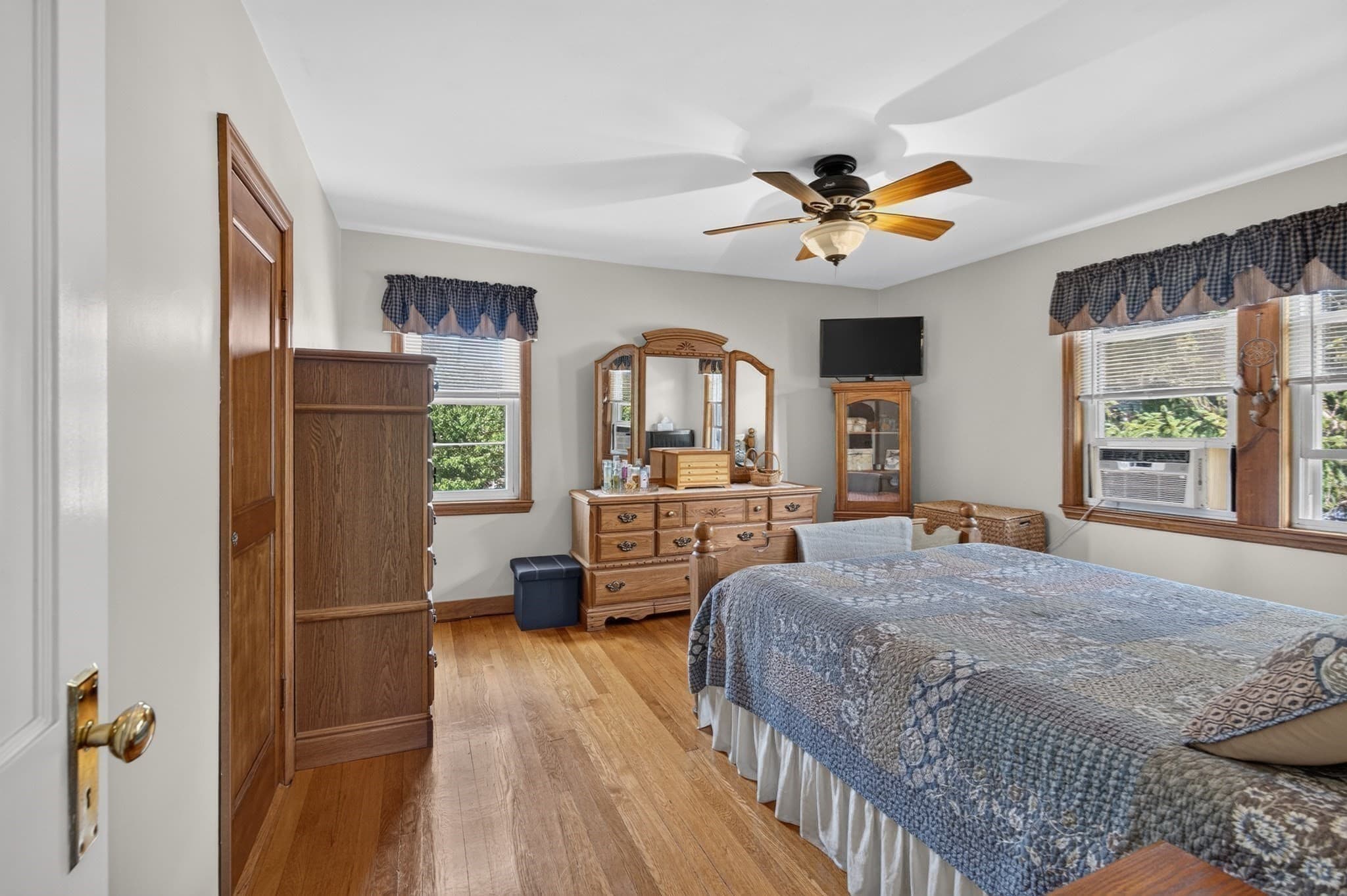 Single Family Residence at 19 Wilson Rd, Stoneham MA 02180, Stoneham, photo 12 of 22