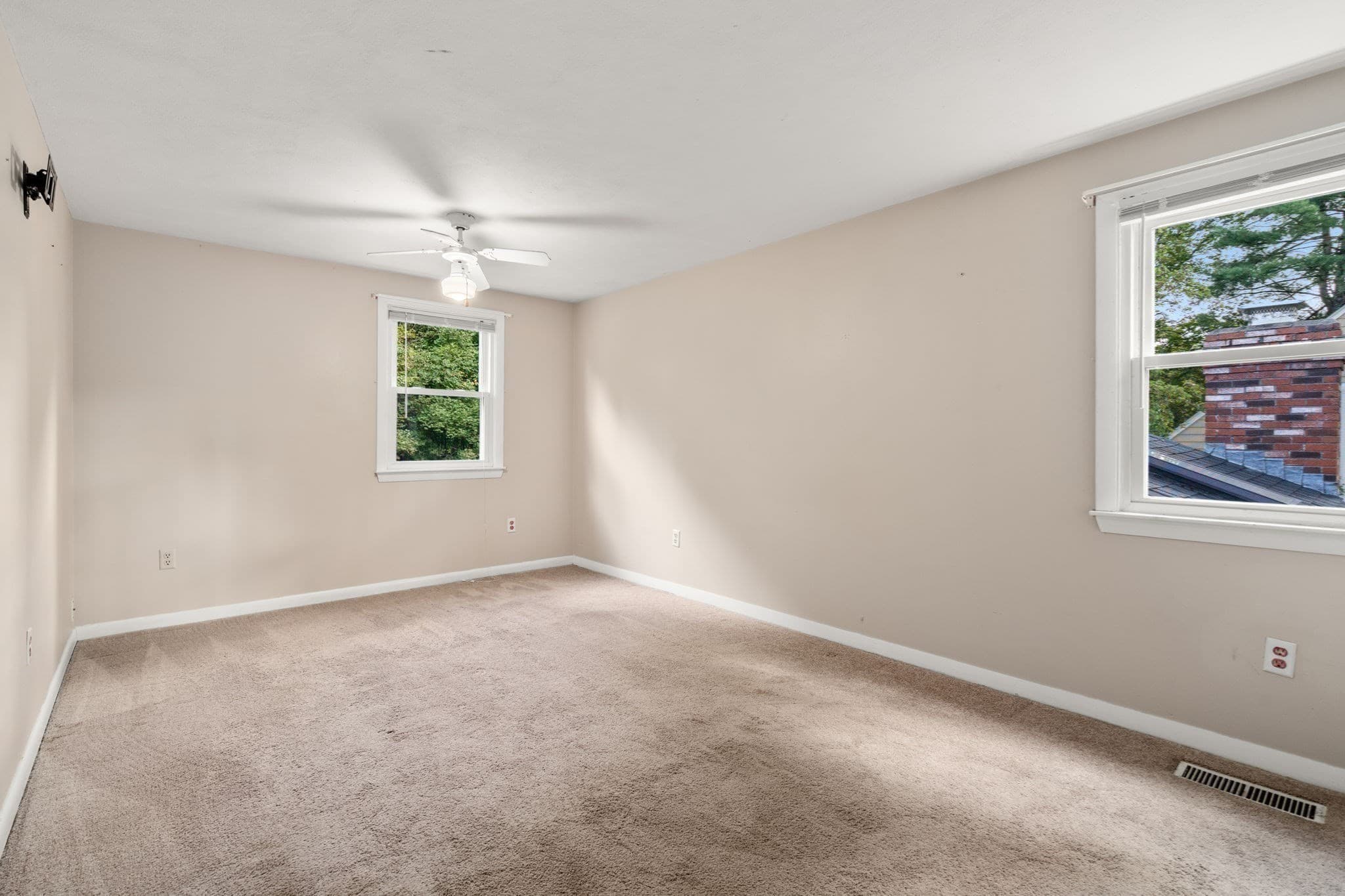 Single Family Residence at 11 Munroe Dr, Plainville MA 02762, Plainville, photo 23 of 37