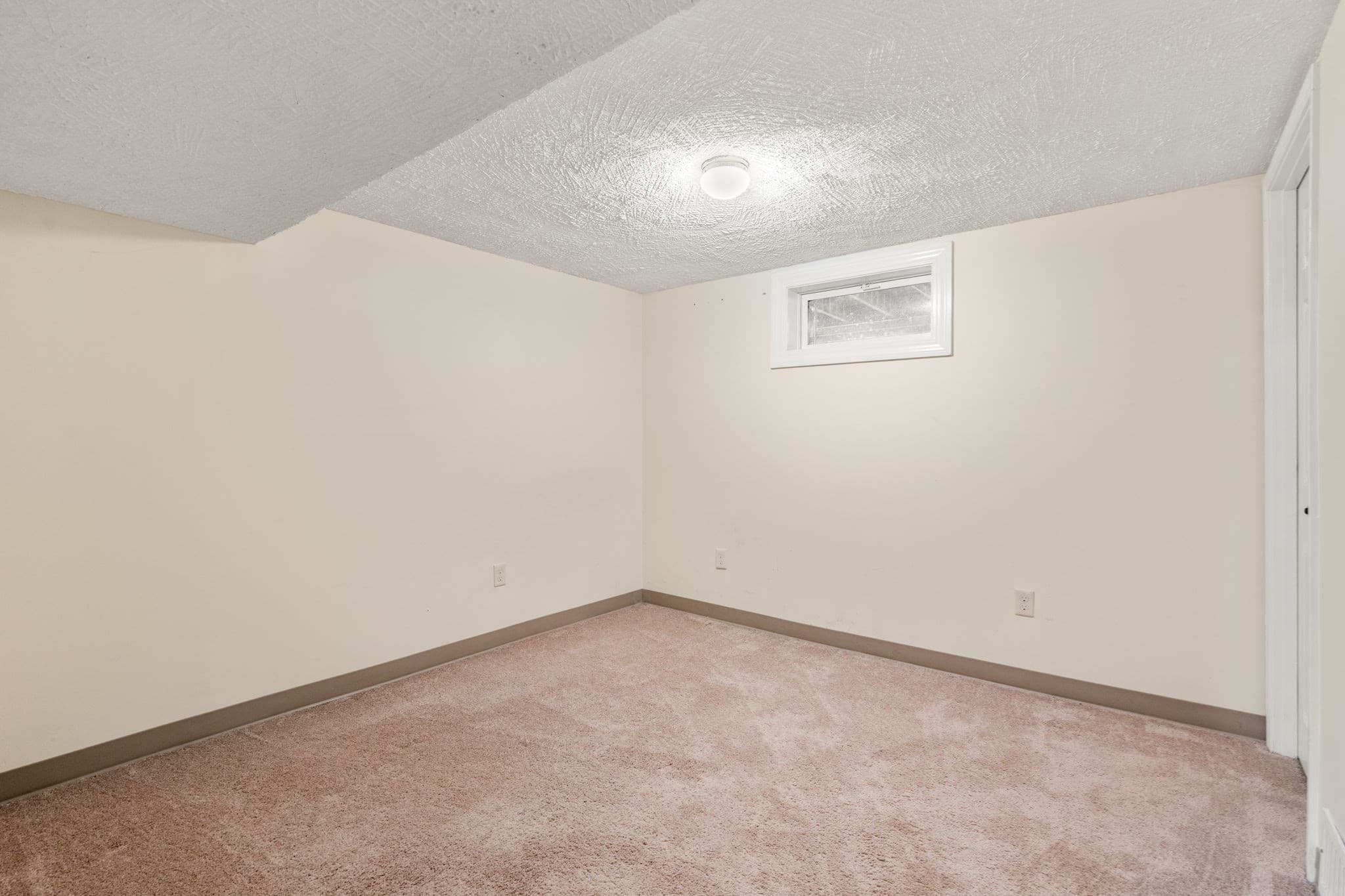 Single Family Residence at 11 Munroe Dr, Plainville MA 02762, Plainville, photo 27 of 37