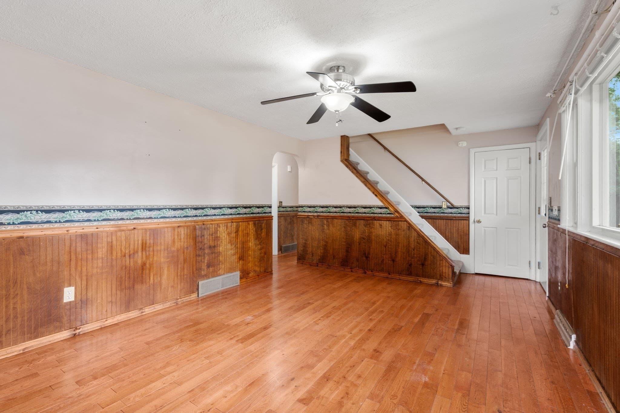 Single Family Residence at 11 Munroe Dr, Plainville MA 02762, Plainville, photo 9 of 37