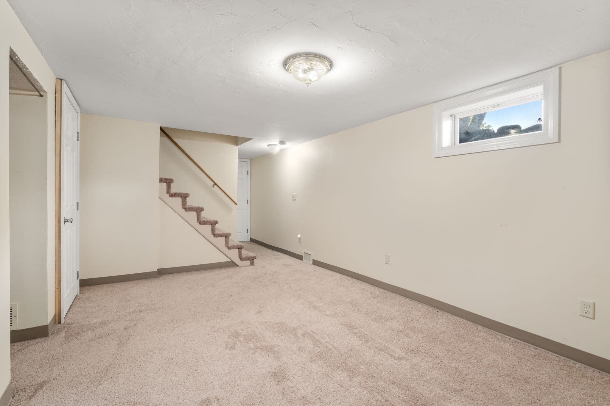 Single Family Residence at 11 Munroe Dr, Plainville MA 02762, Plainville, photo 25 of 37