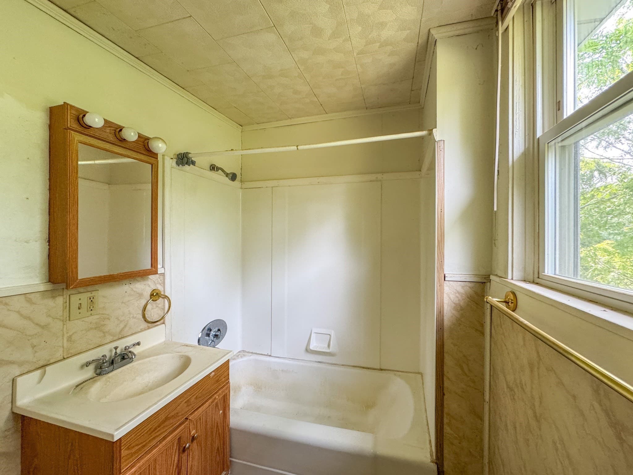 Single Family Residence at 2496 Pleasant St, Dighton MA 02715, Dighton, photo 16 of 40