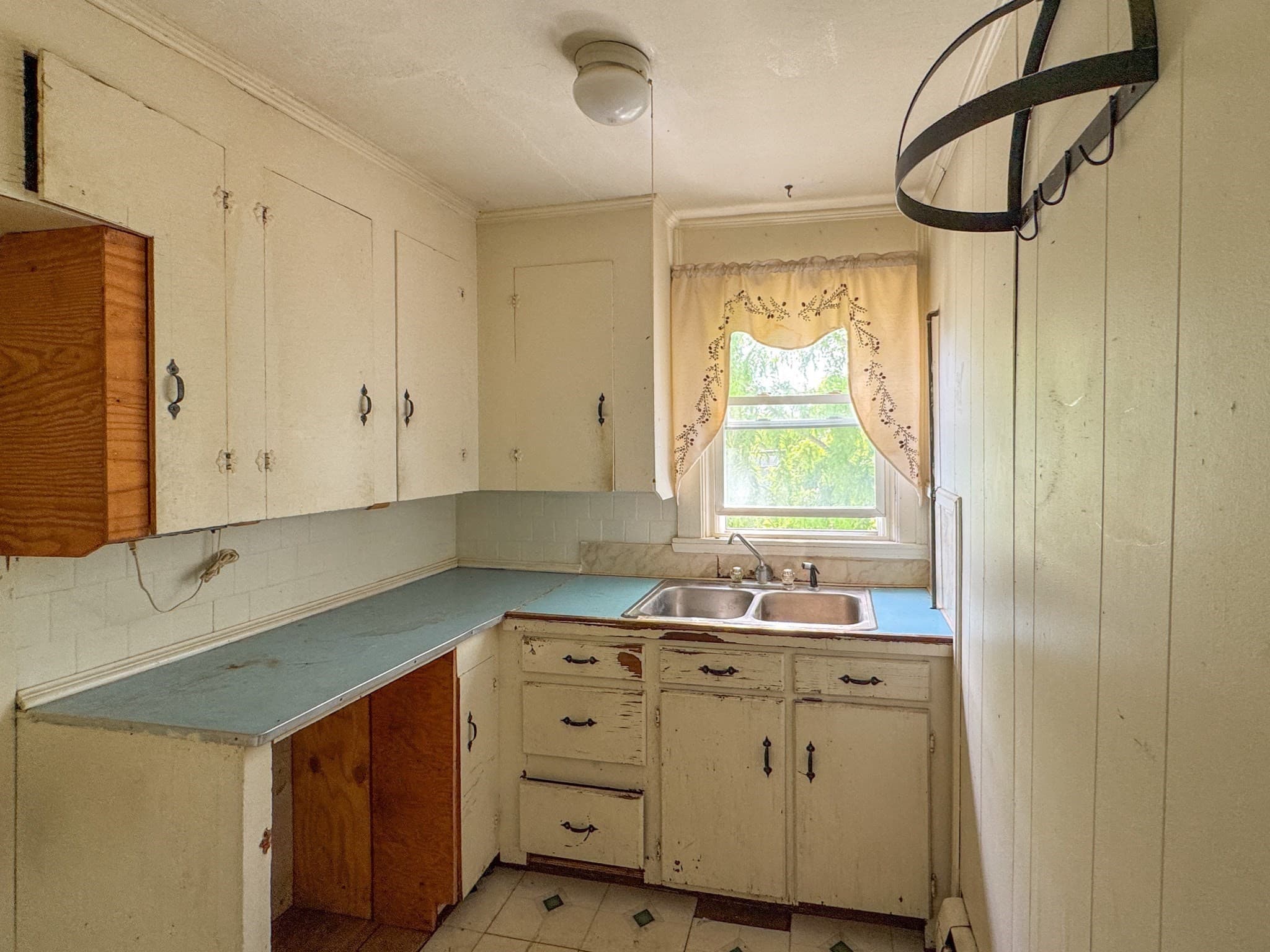 Single Family Residence at 2496 Pleasant St, Dighton MA 02715, Dighton, photo 15 of 40