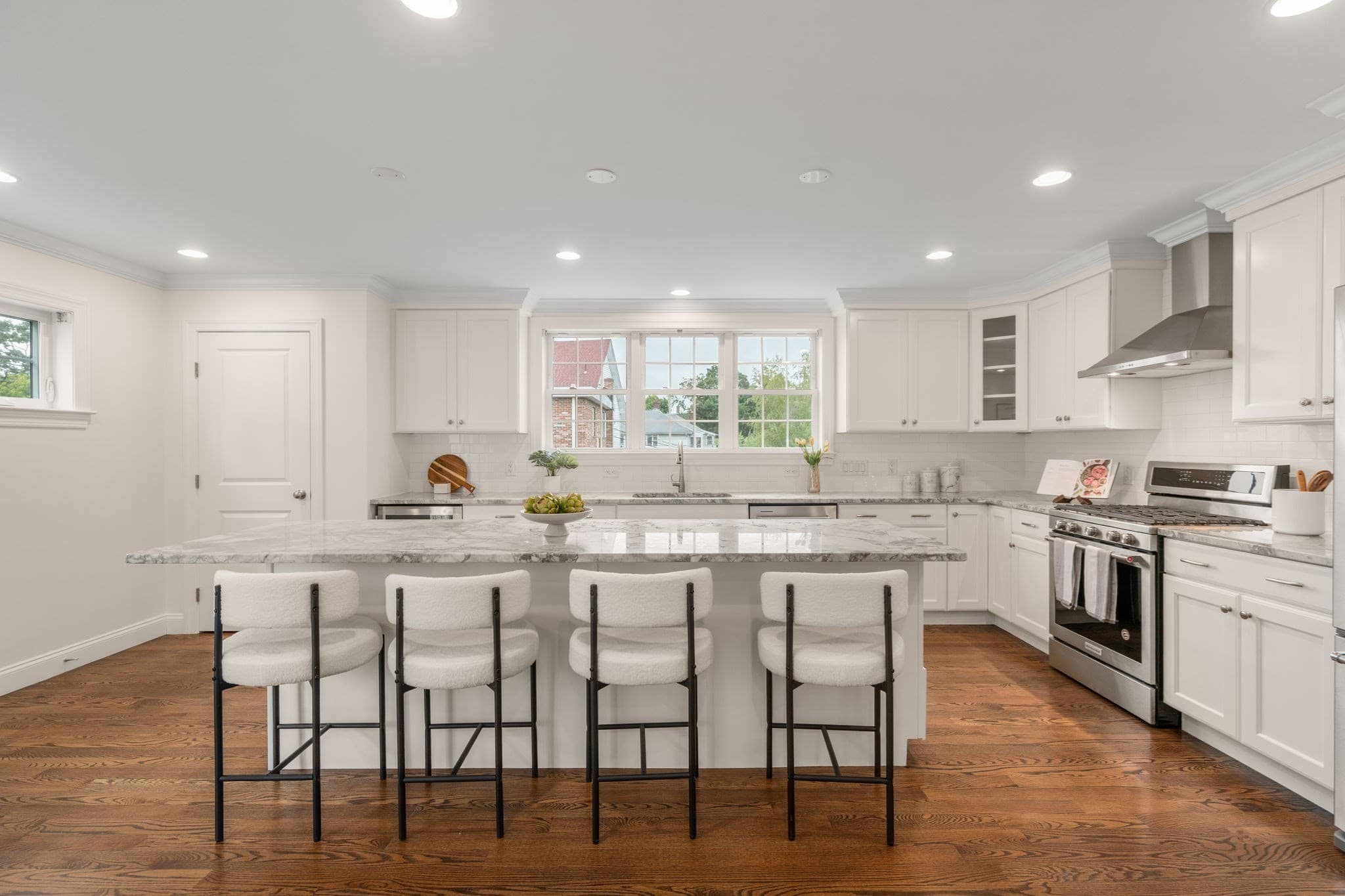 Condominium at 10 Gale St # 1, Waltham MA 02453, Waltham, photo 23 of 42